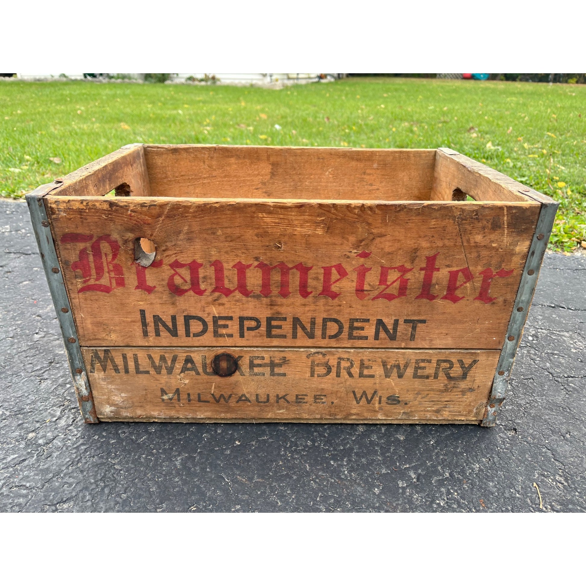 Vintage Braumeister Independent Brewery Milwaukee WI Wooden Beer Crate Case