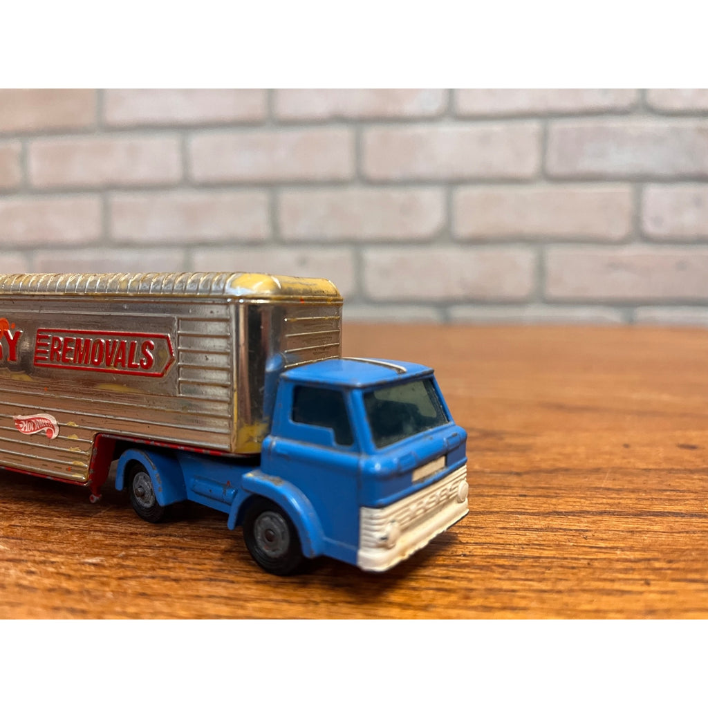 Husky Models Ford D Series Tractor Unit & Removals Trailer Blue & Silver