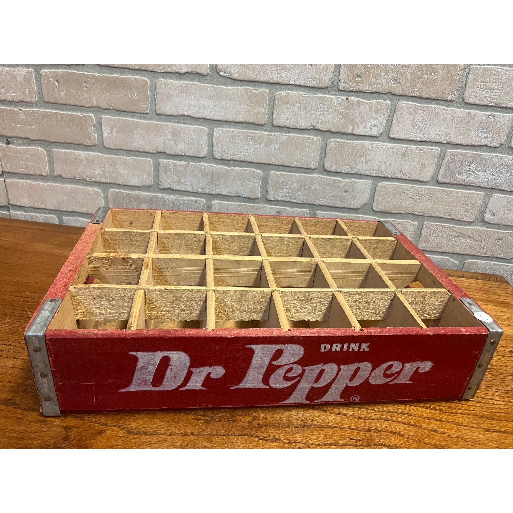 Vintage Dr Pepper Wooden Soda Crate Carrier Case Bottle Holder - Excellent!