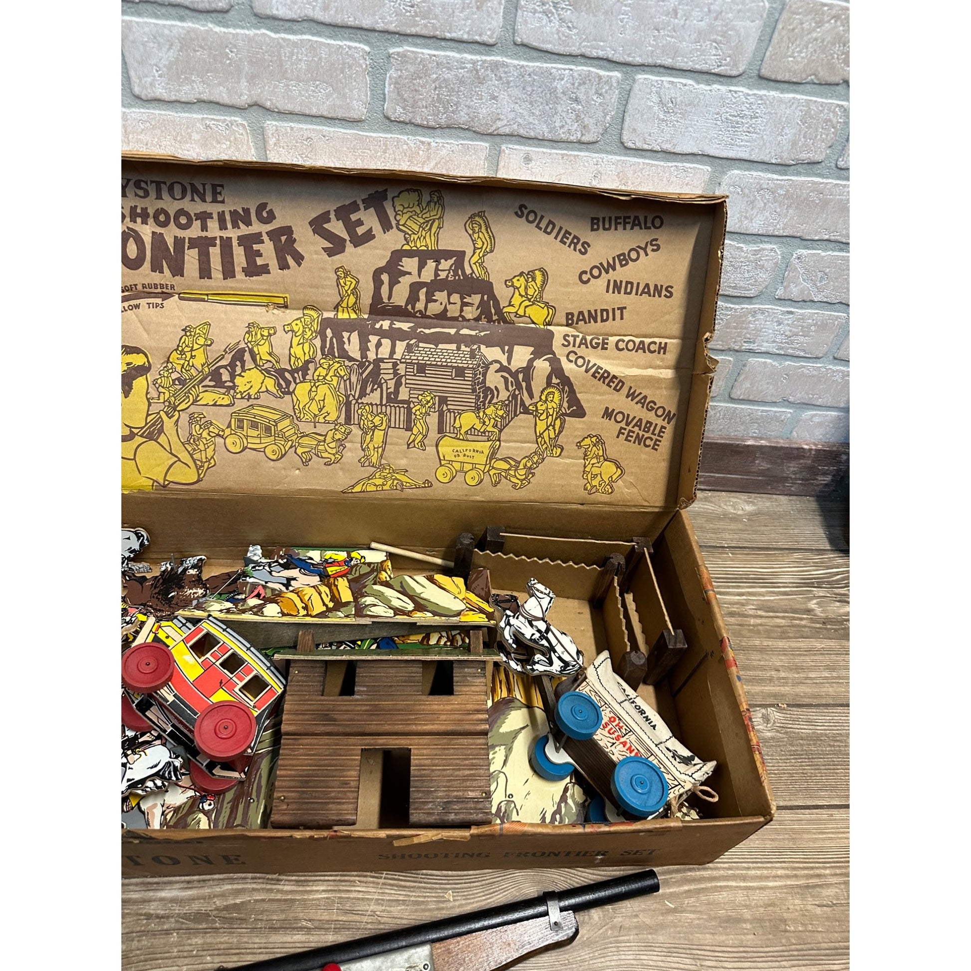 VINTAGE KEYSTONE SHOOTING FRONTIER SET COWBOYS & INDIANS 99% COMPLETE