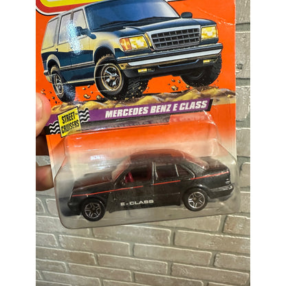 Matchbox Mercedes-Benz E Class #70 Street Cruisers Series vintage 1997 L25