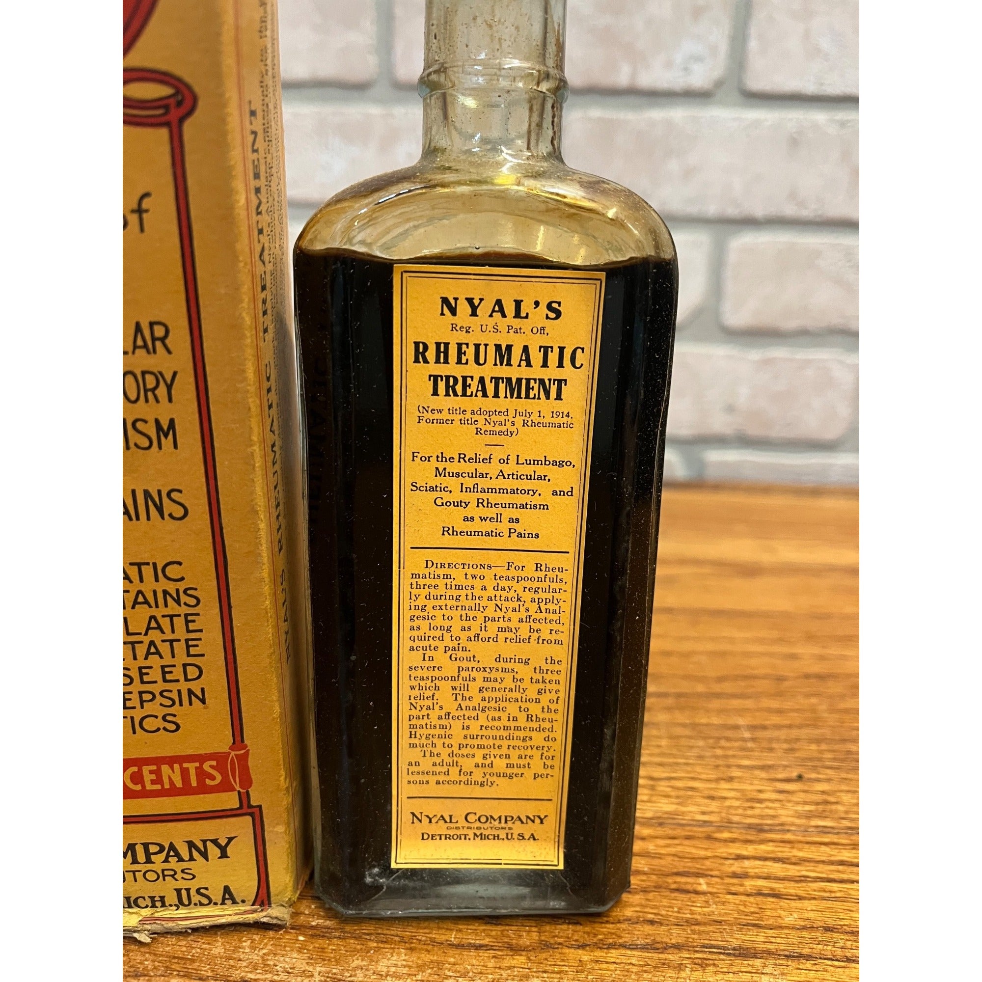 Antique Nyal's Rheumatic Treatment Bottle Box Full Unopened Detroit MI Medicine