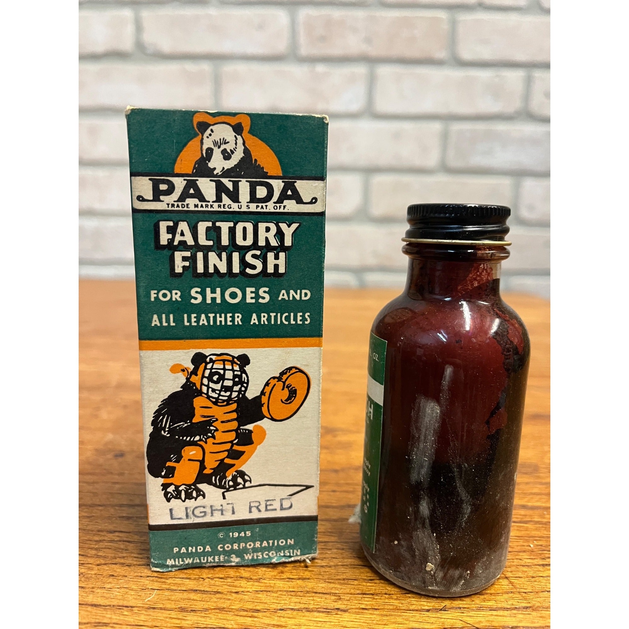 Vintage 1945 Panda Factory Finish Leather Shoe Polish Milwaukee Wis Box & Bottle