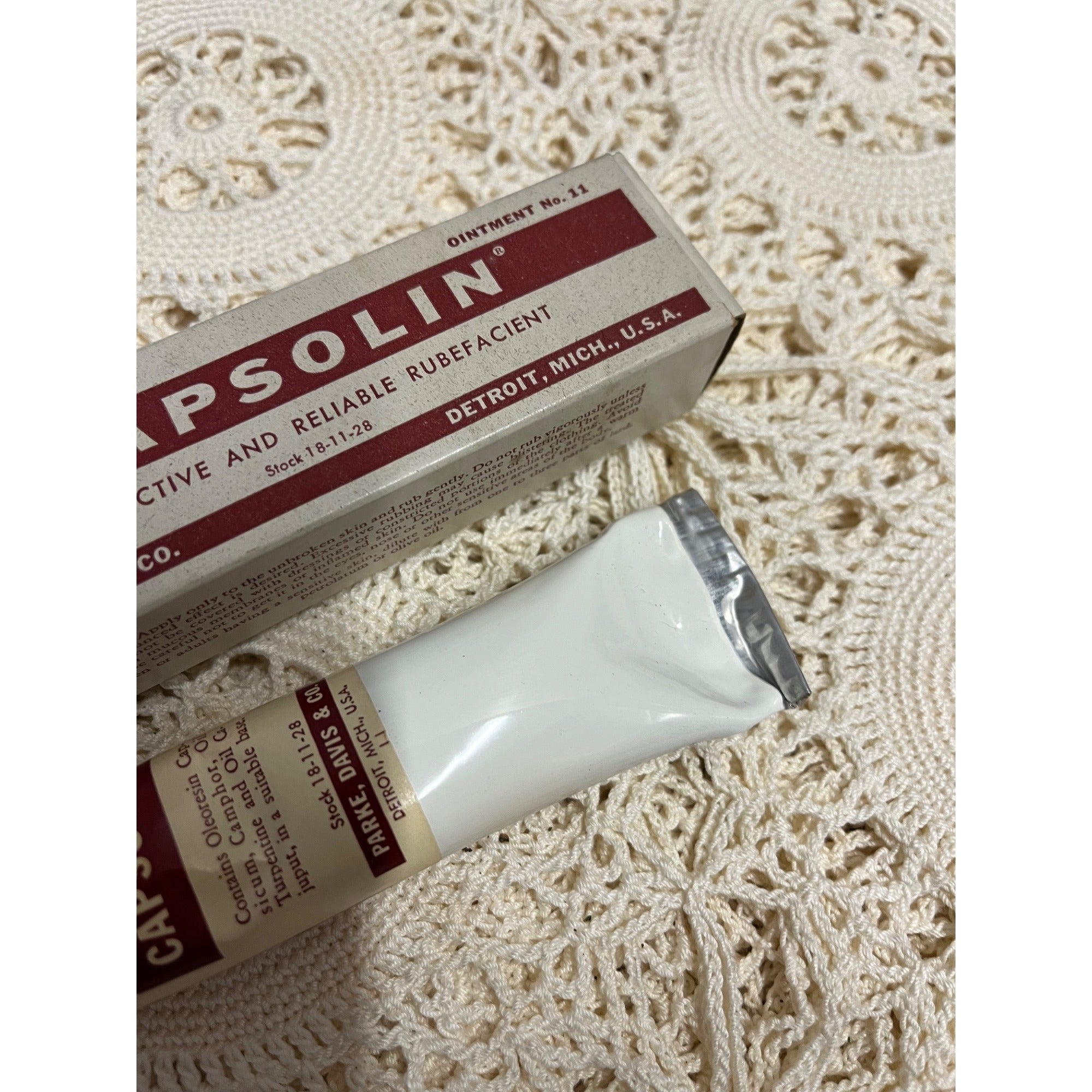 Vintage Parke Davis & Co. Capsolin Cream Ointment Medicine Tube With Box
