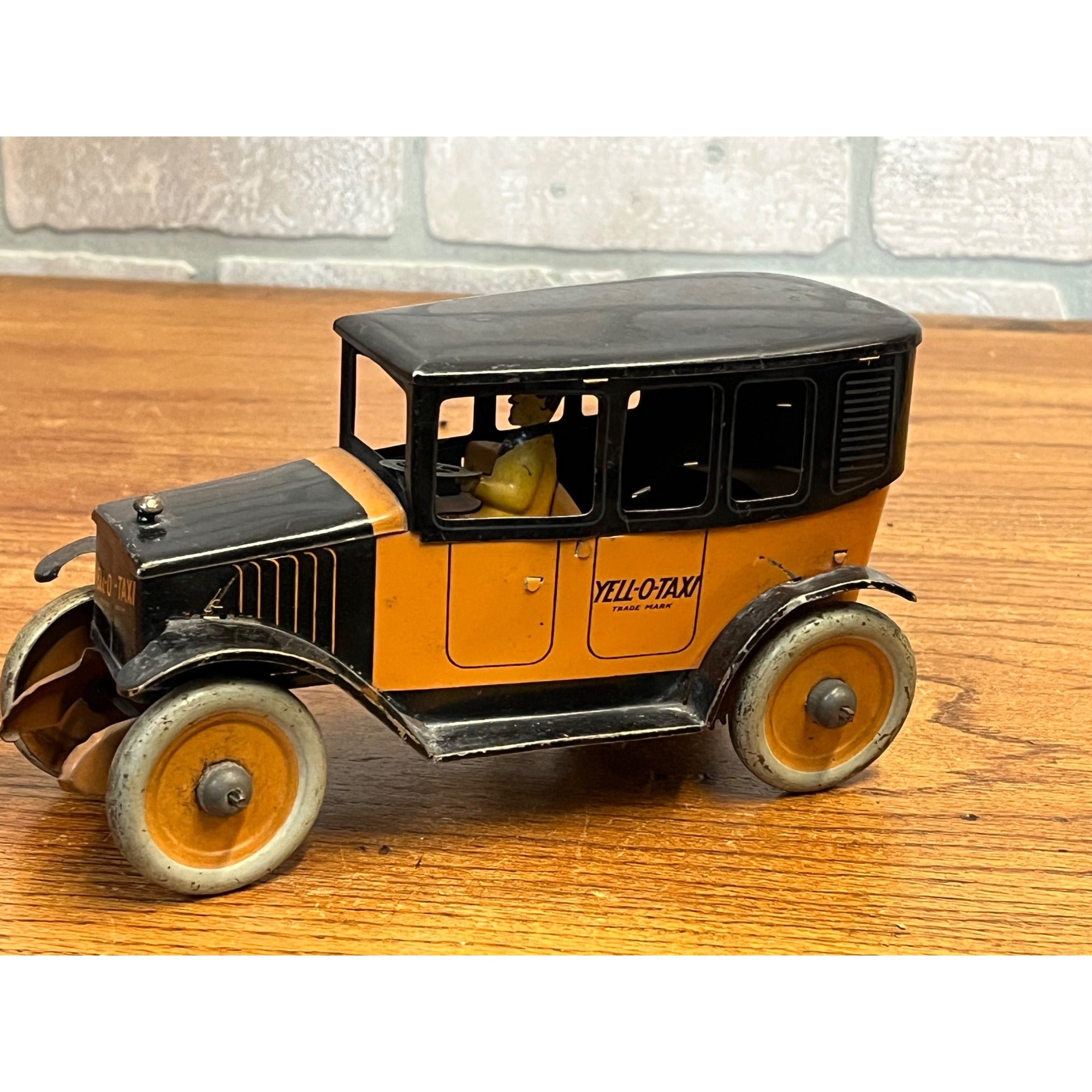 Vintage Ferdinand Strauss Tin Litho Yell-O-Taxi Wind Up Taxicab Toy Yellow