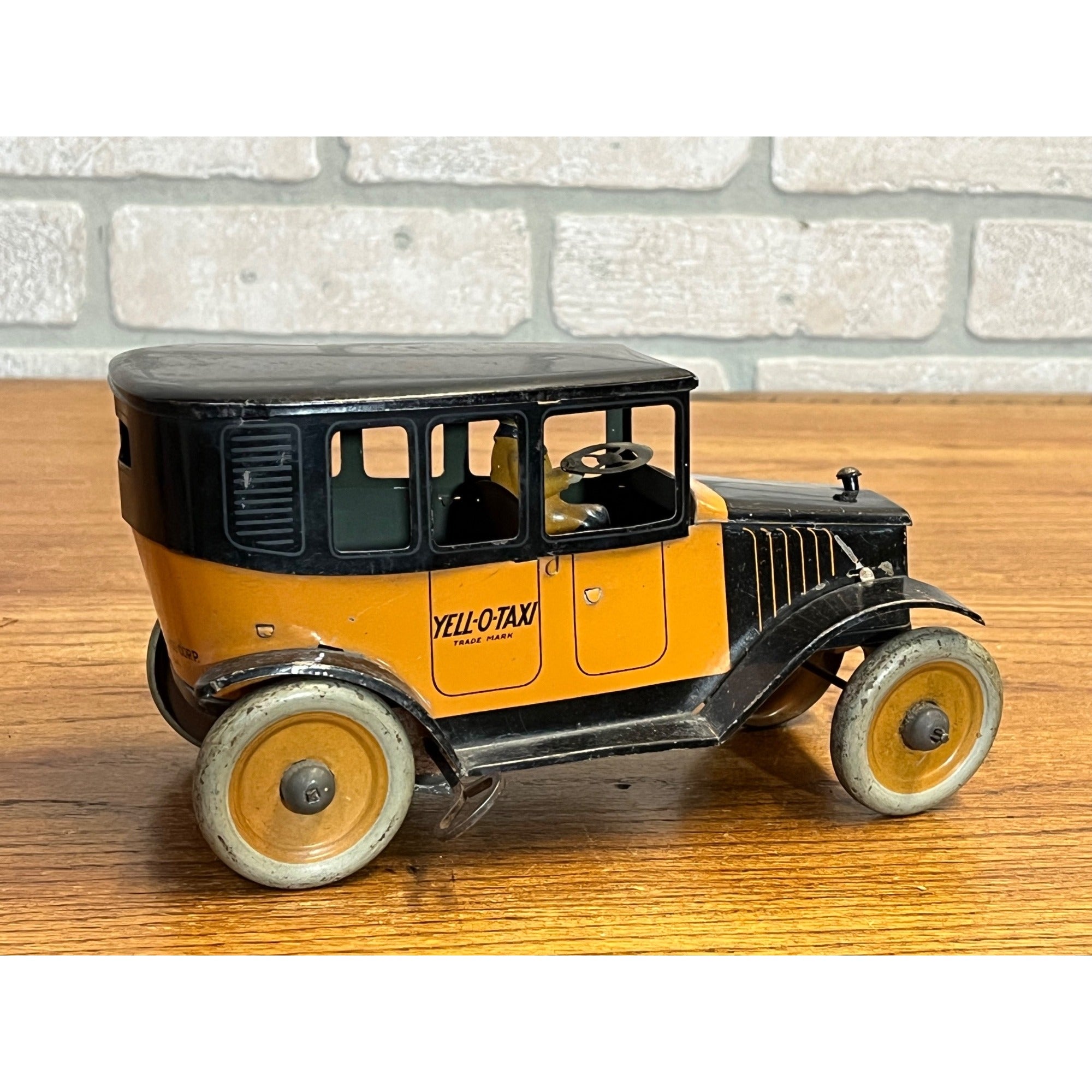Vintage Ferdinand Strauss Tin Litho Yell-O-Taxi Wind Up Taxicab Toy Yellow