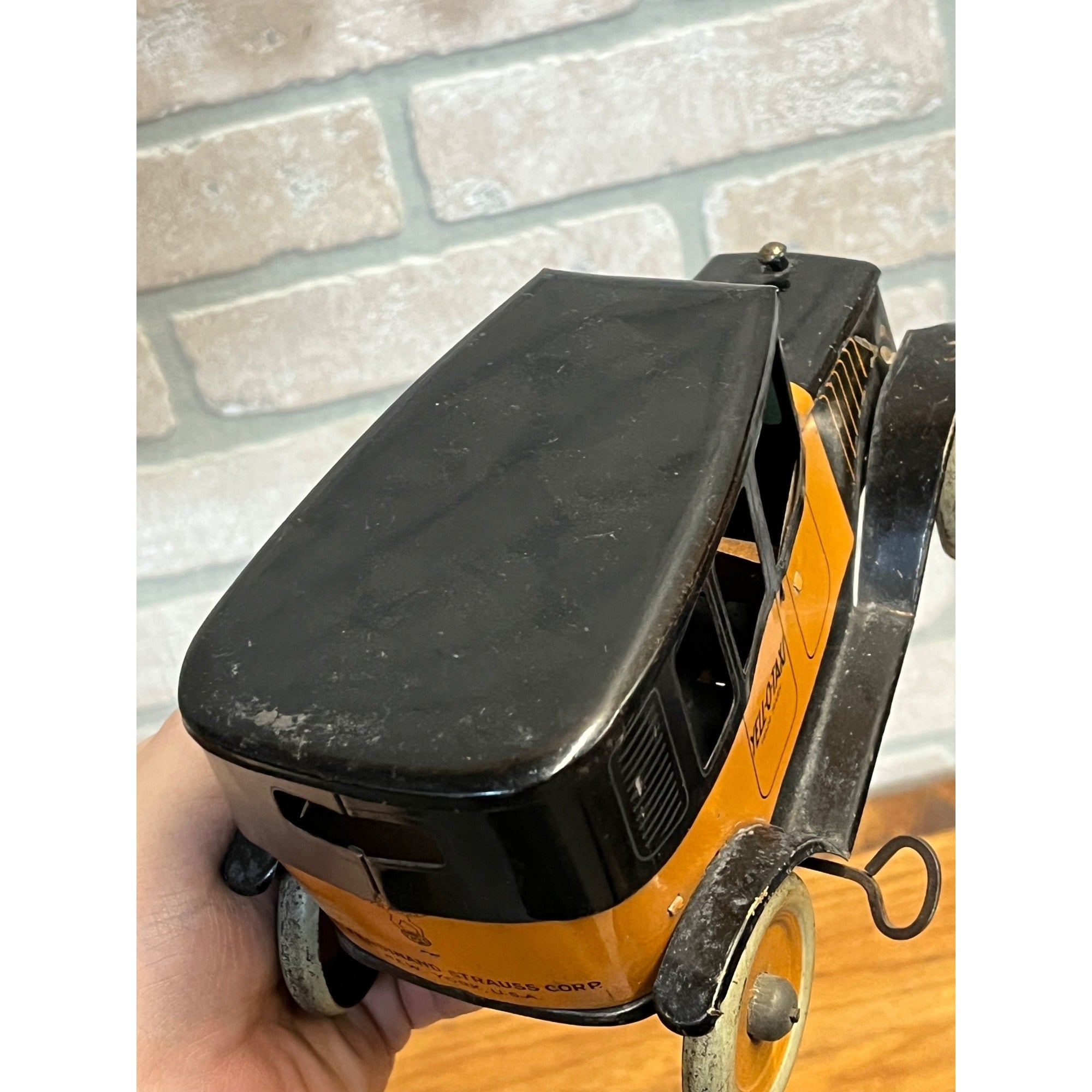 Vintage Ferdinand Strauss Tin Litho Yell-O-Taxi Wind Up Taxicab Toy Yellow