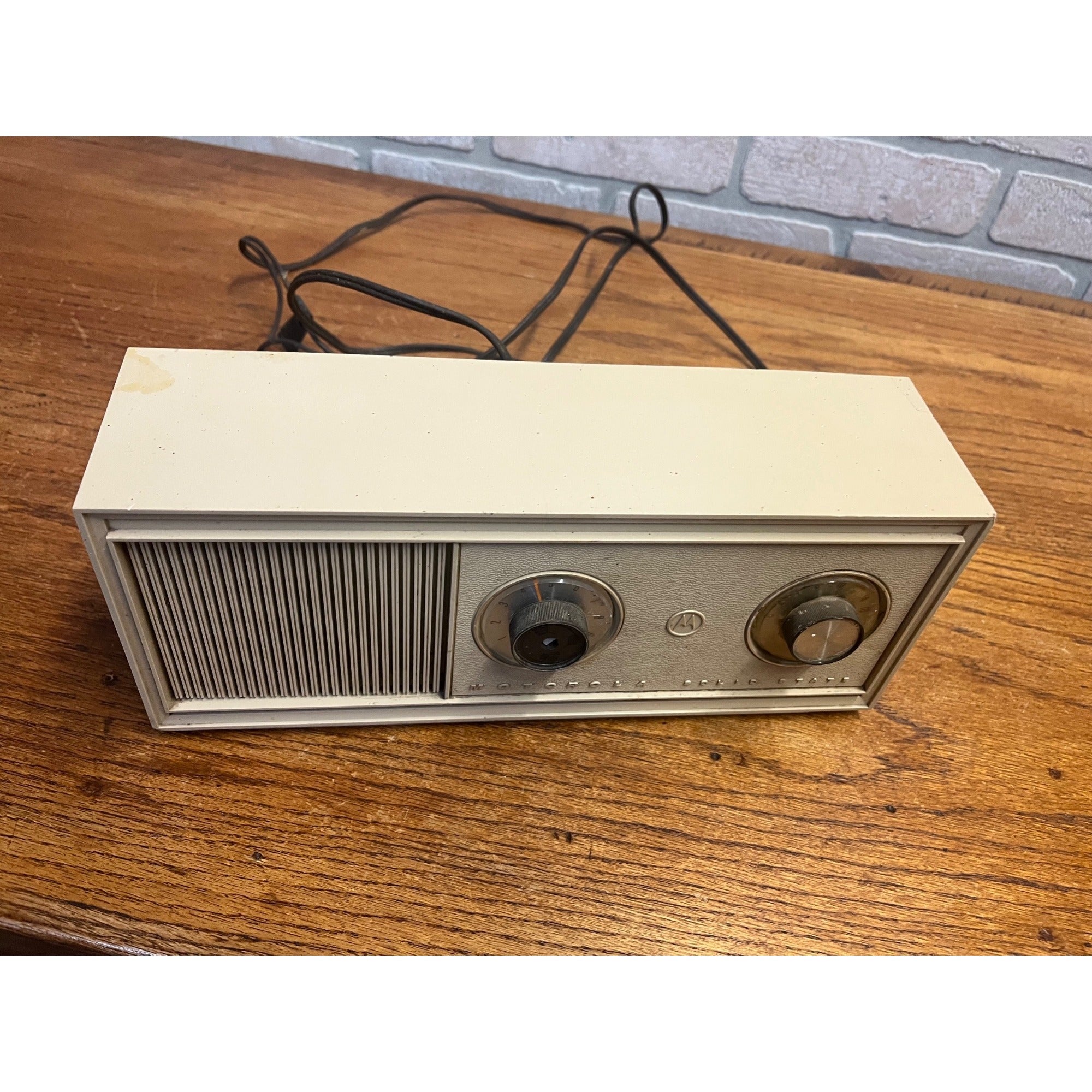 Vintage Motorola Solid State Radio XT11FN - Works