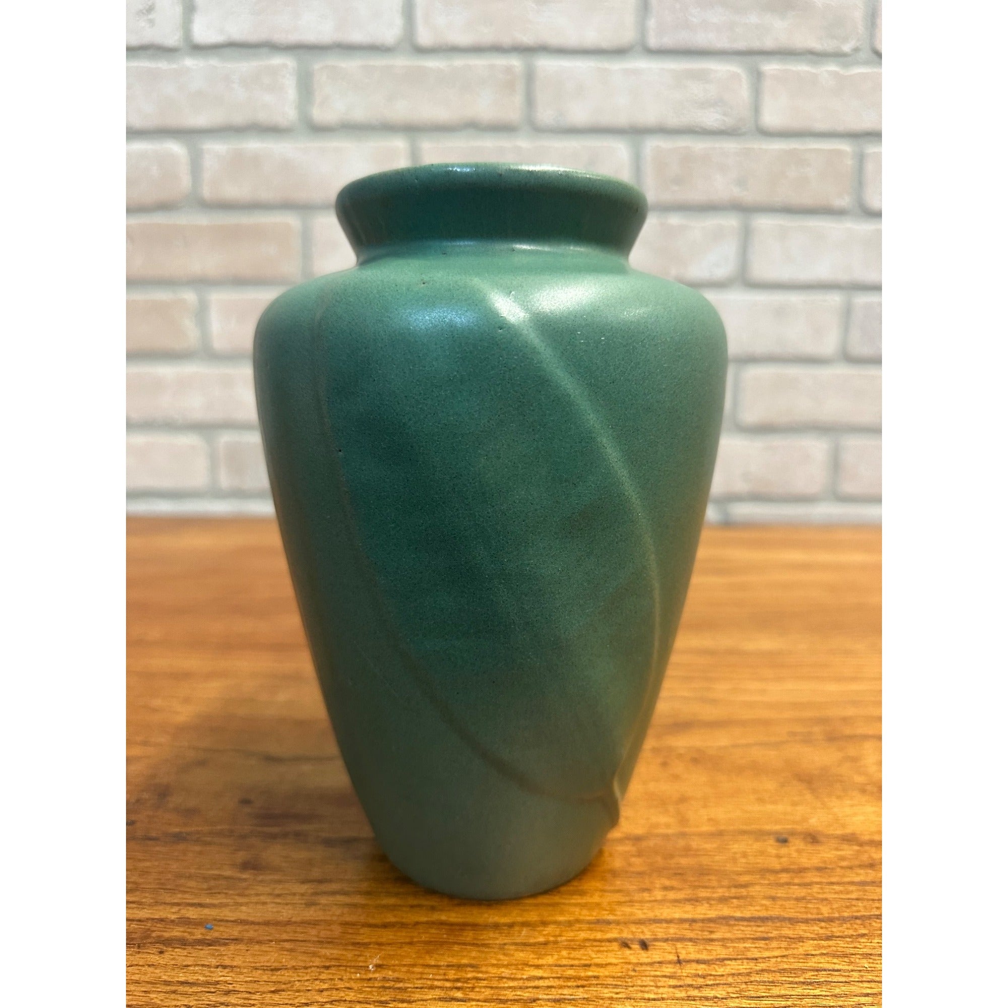 tobacco leaf vase United Wilson Vase, Vintage Its Shape Is Both Traditional And Has The Appearance Of Being Contemporary Because Of Its Simplicity . Tobacco Leaf Vase by Mann