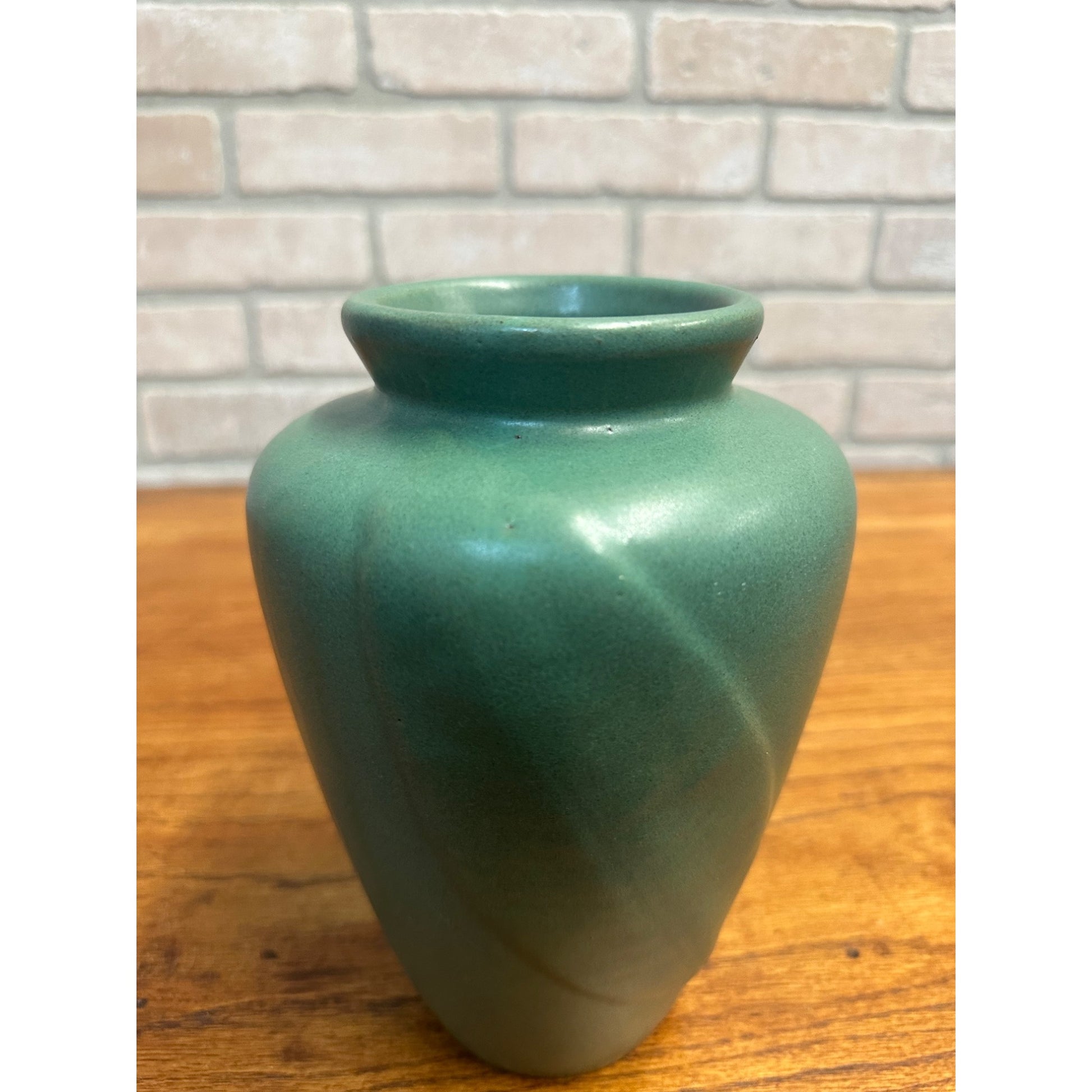 Vintage Zanesville Pottery Arts & Crafts Tobacco Leaf Vase Matte Green