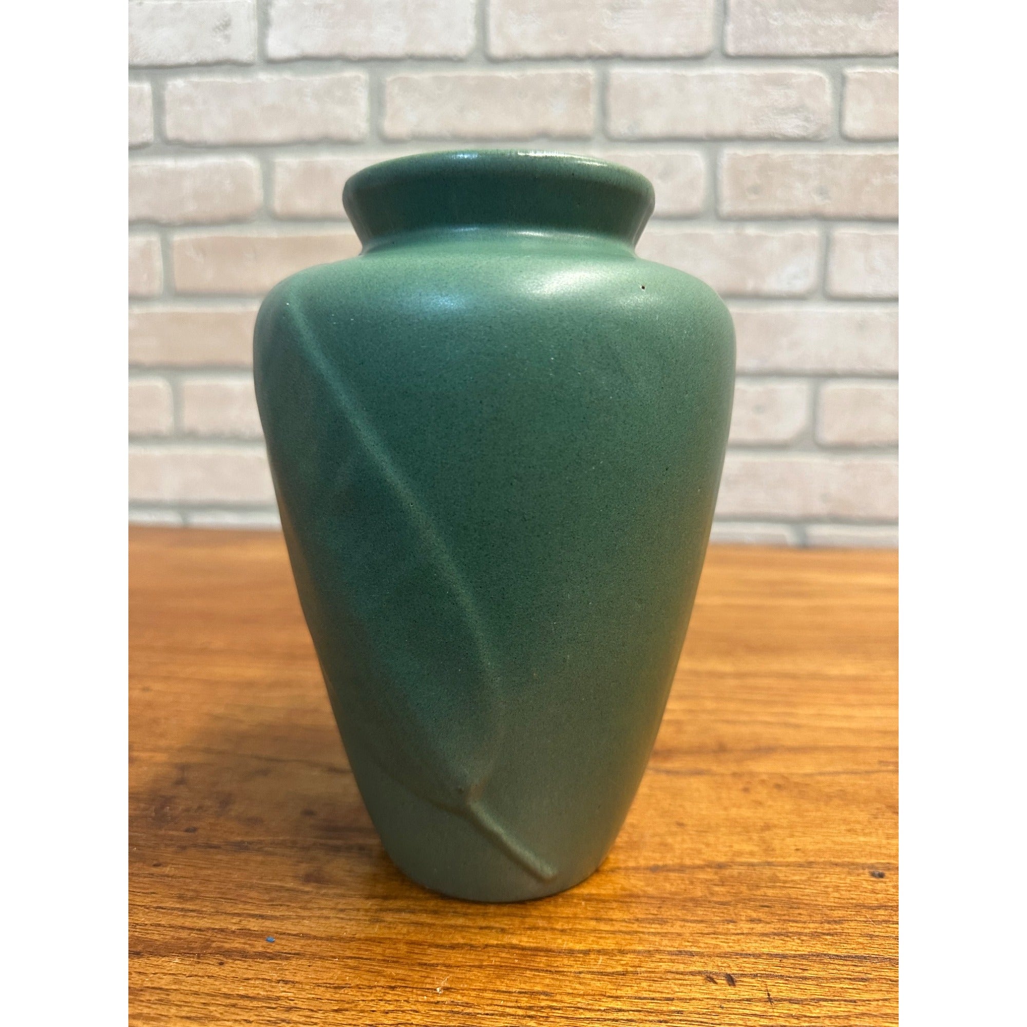 Vintage Zanesville Pottery Arts & Crafts Tobacco Leaf Vase Matte Green