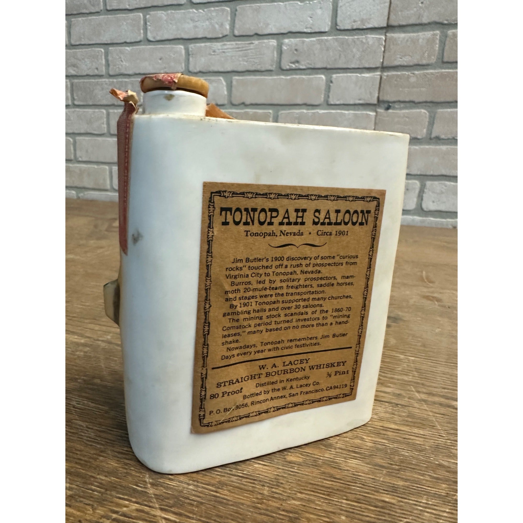 VINTAGE 1975 HAAS BROS NEVADA SALOON ROULETTE TABLE WHISKEY DECANTER EMPTY