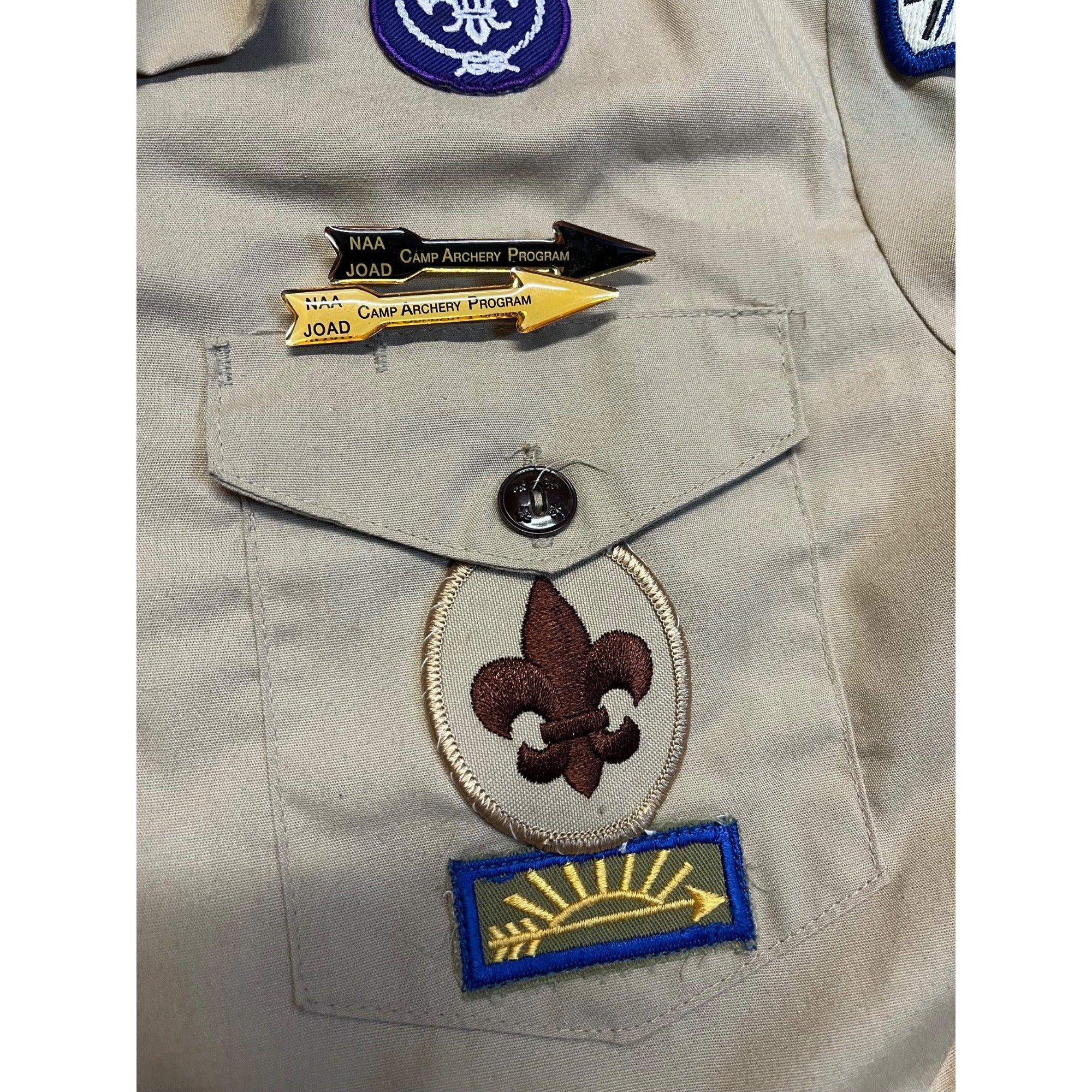Vintage Boy Scouts of America Uniform Shirt w Patches Pins Wisconsin Troop 712