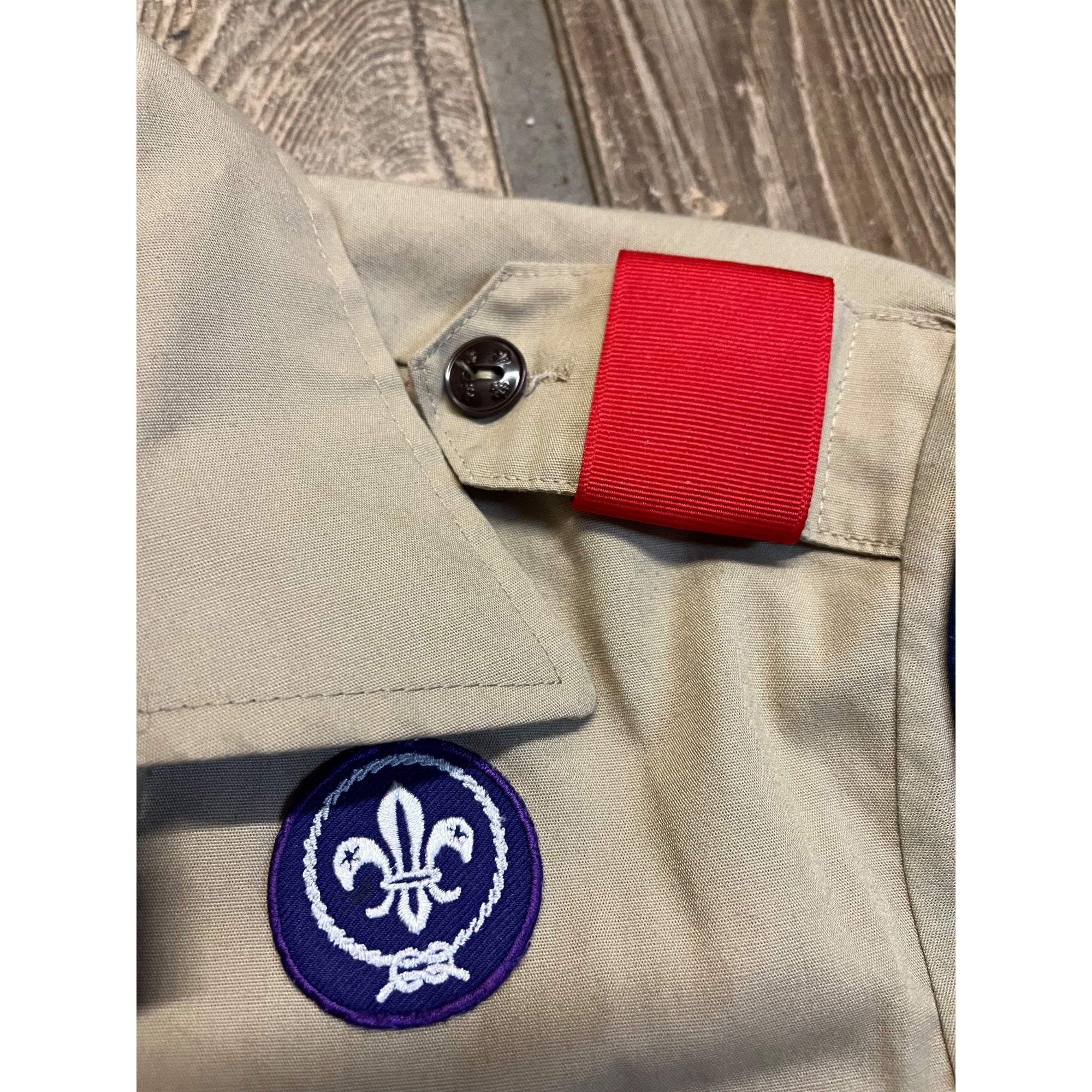 Vintage Boy Scouts of America Uniform Shirt w Patches Pins Wisconsin Troop 712
