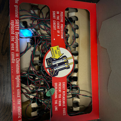 VINTAGE NOMA SAFETY PLUG CHRISTMAS STRING LIGHTS 24 INDOOR w/ORIGINAL BOX