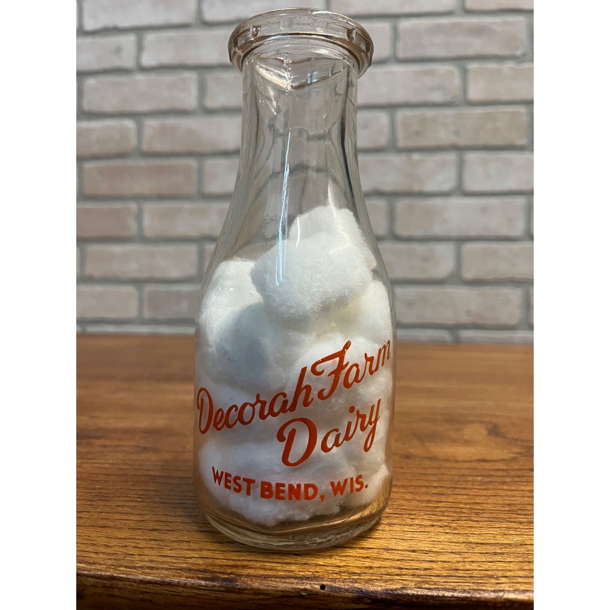 Vintage Decorah Dairy West Bend Wisconsin TSPQ Milk Bottle Pint WI Wis