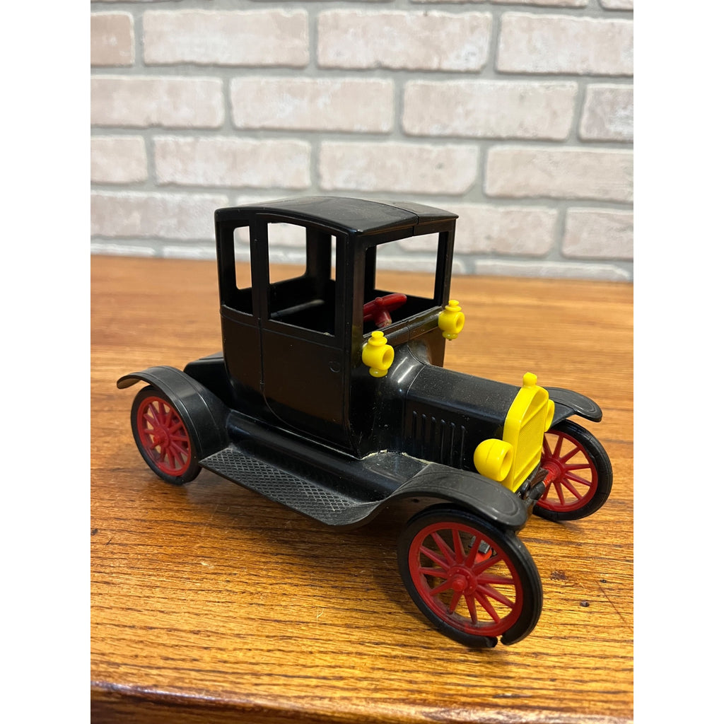 1917 Ford Model T 8" Plastic Toy Car by Revell 1:16 Scale Cowland & Cowland