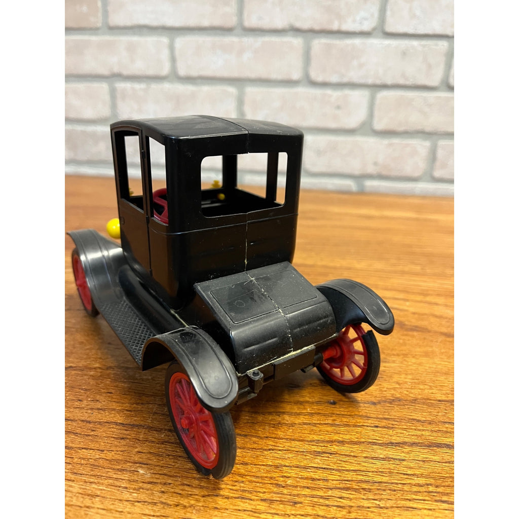 1917 Ford Model T 8" Plastic Toy Car by Revell 1:16 Scale Cowland & Cowland