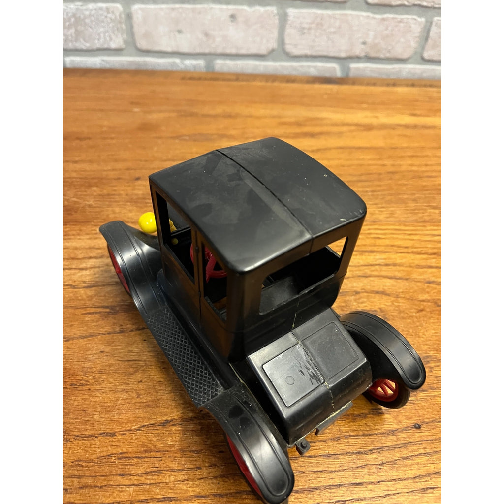 1917 Ford Model T 8" Plastic Toy Car by Revell 1:16 Scale Cowland & Cowland