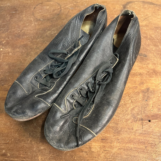 VTG 40S WILSON RITEWEIGHT LEATHER BASEBALL CLEATS SPIKES FOOTBALL METAL