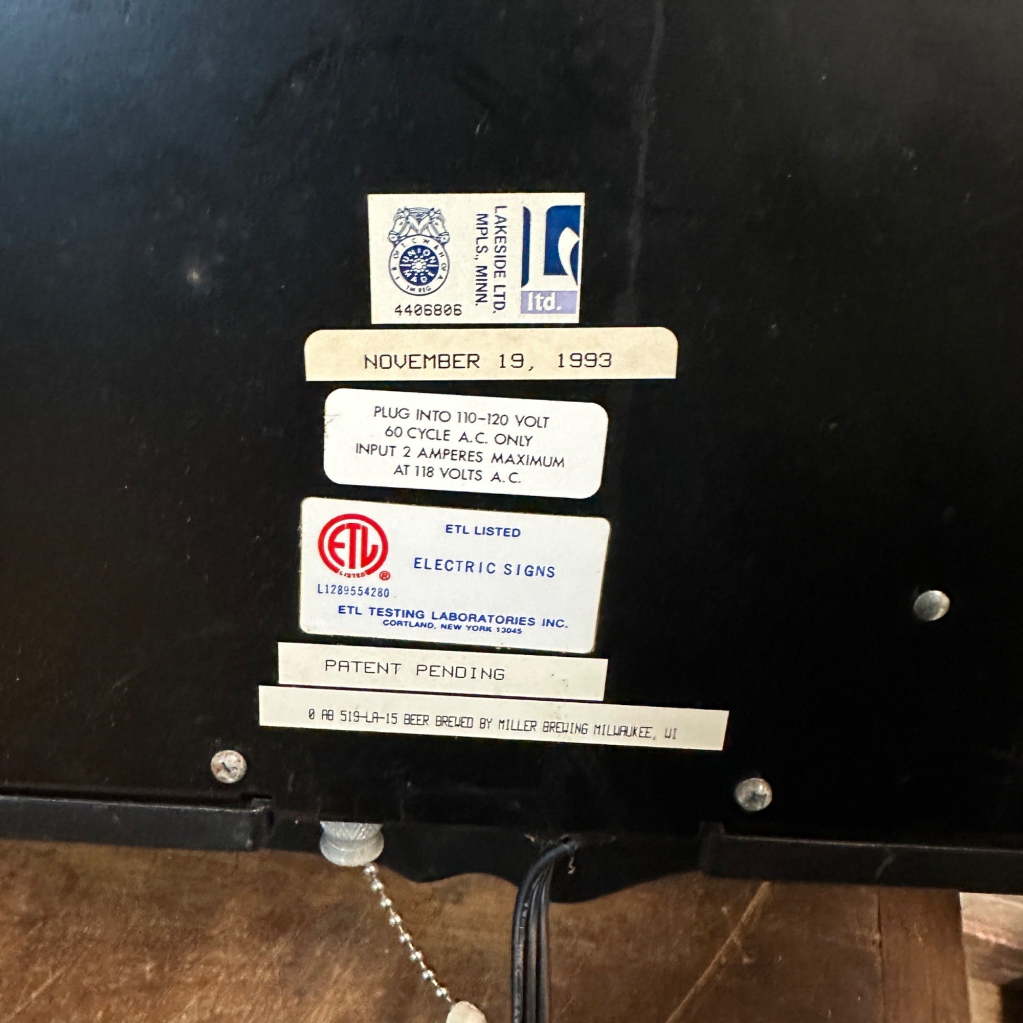 MILLER GENUINE DRAFT LIGHT BEER LIGHT UP BOTTLE 3-D SIGN BAR MAN CAVE WORKS