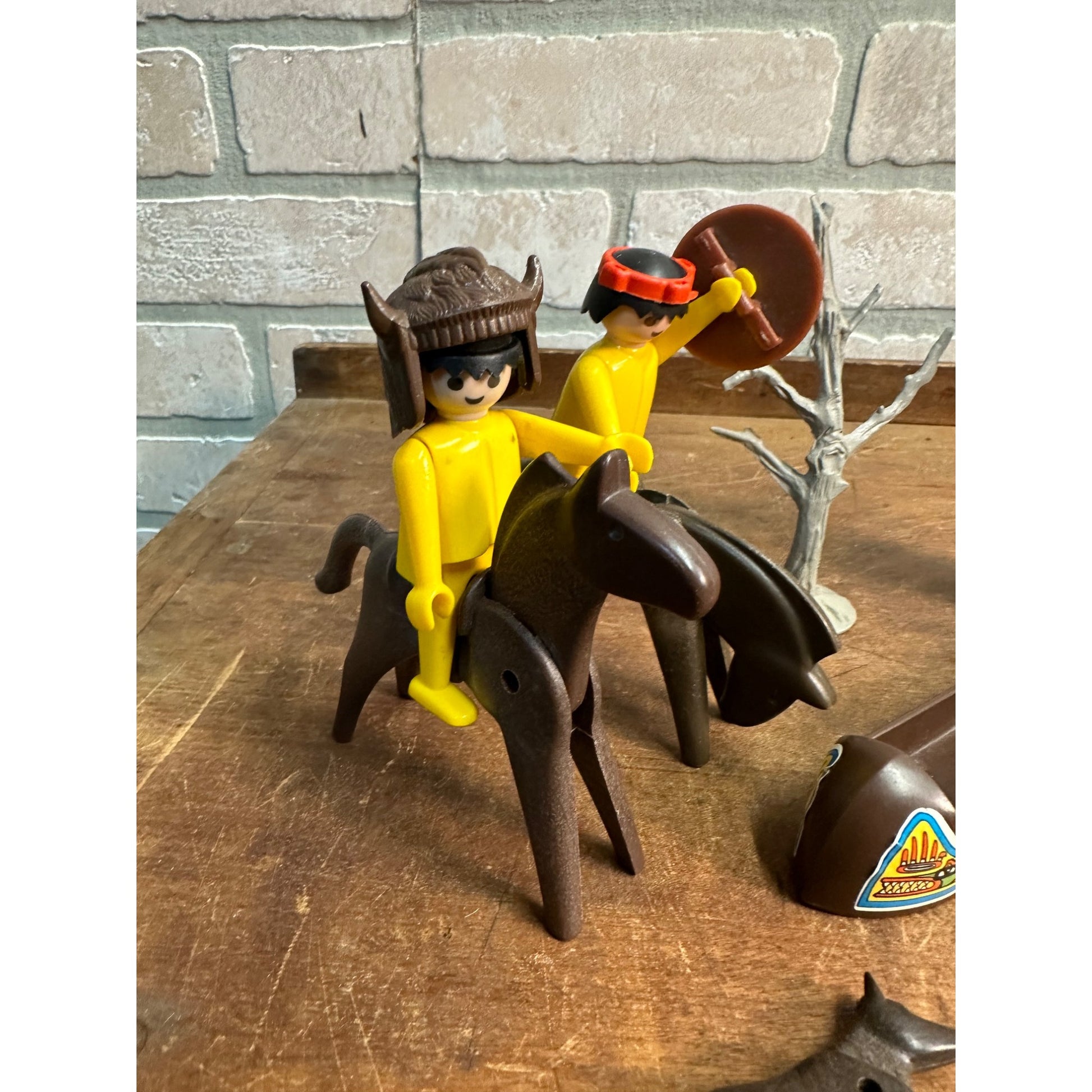 VINTAGE 1974 GEOBRA PLAYMOBIL INDIAN CAMP LOT, TEEPEE, CANOE, INDIAN, HORSE, TOTEM POLE