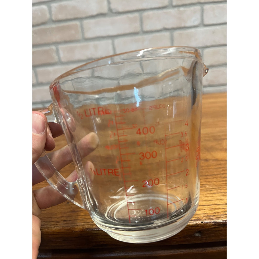 Vintage FIRE KING 2-Cup Measuring Cup Anchor Hocking D Handle #867
