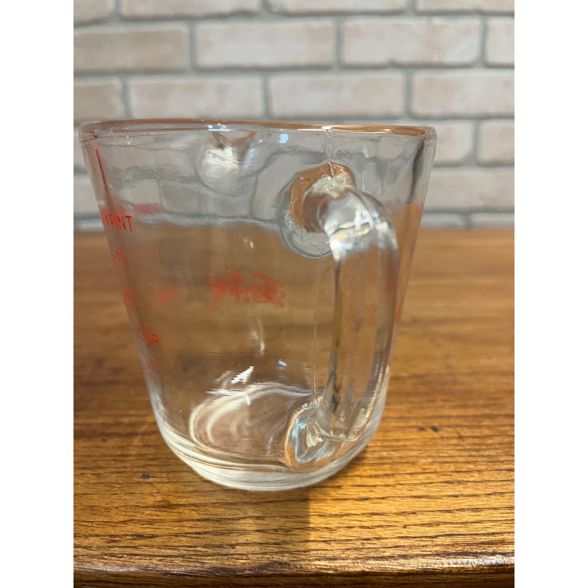 Vintage FIRE KING 2-Cup Measuring Cup Anchor Hocking D Handle #867