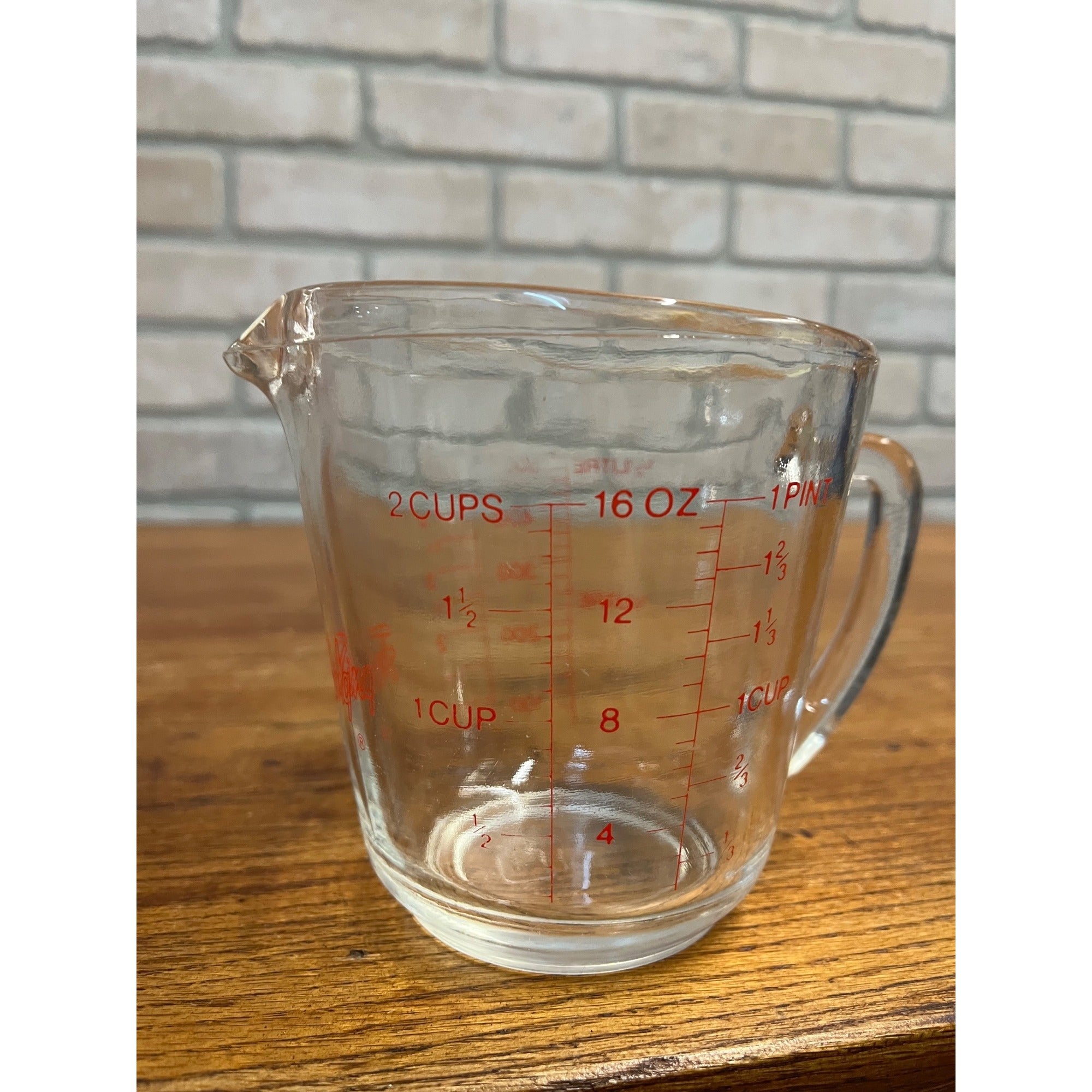 Vintage FIRE KING 2-Cup Measuring Cup Anchor Hocking D Handle #867