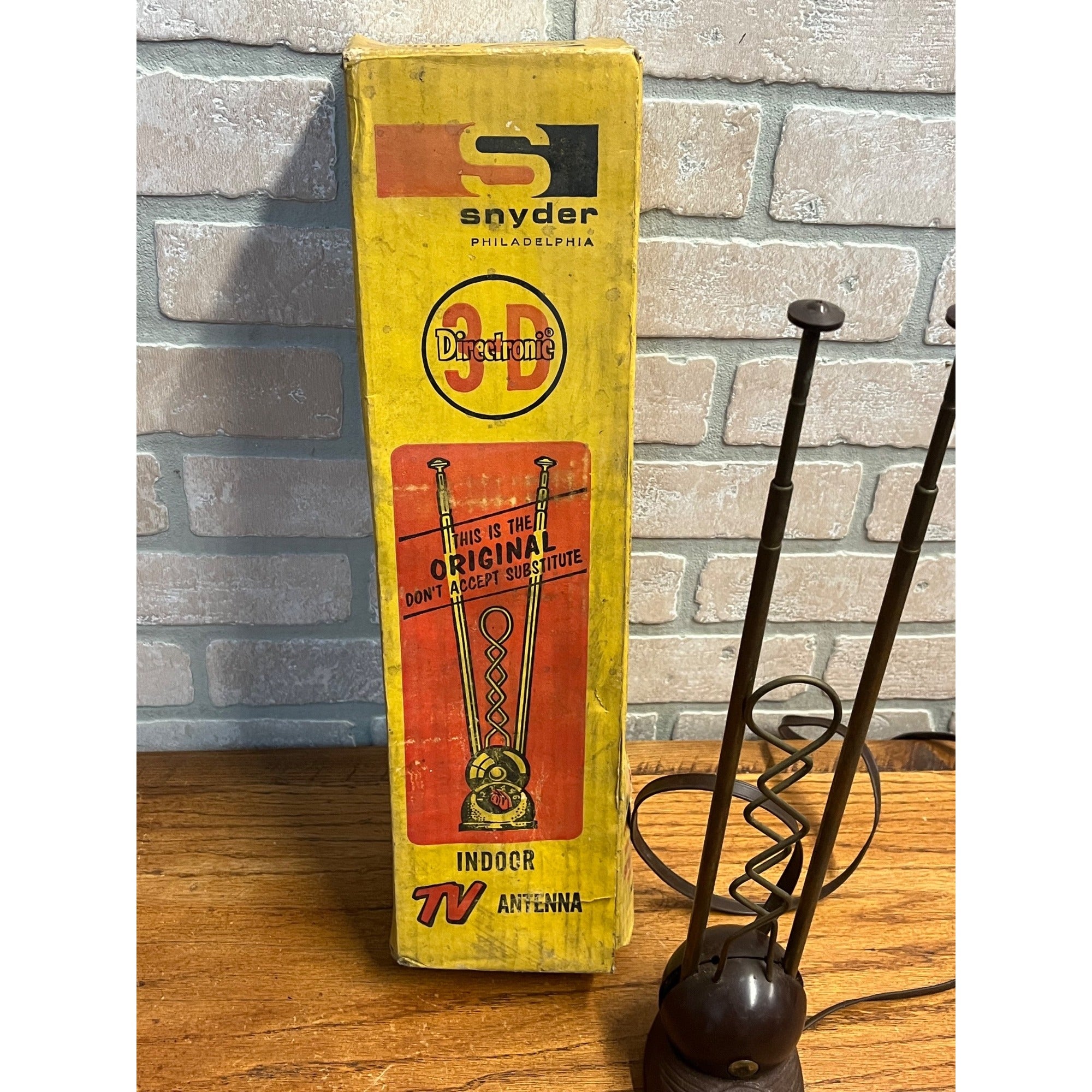 Vintage Snyder Directronic 3-D Antenna Bakelite Beam Selector w/ Box