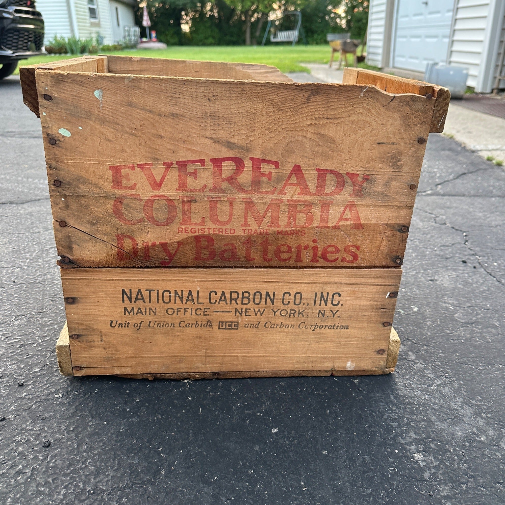 VINTAGE WOODEN CRATE WOOD BOX EVEREADY COLUMBIA BATTERIES NY ADVERTISING