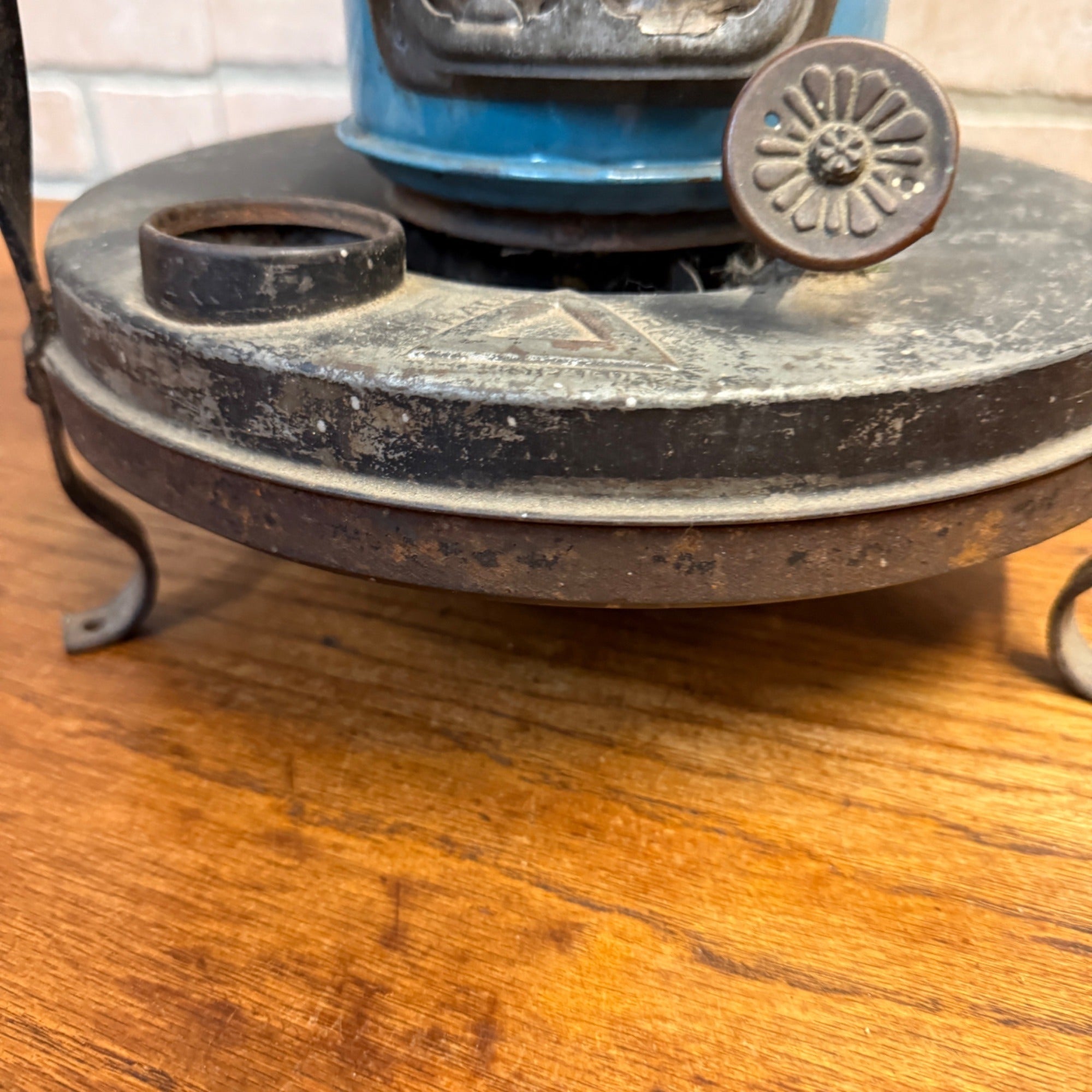 Vintage Blue Farmhouse Stove Burner Triangle Trademark Kitchen Decor