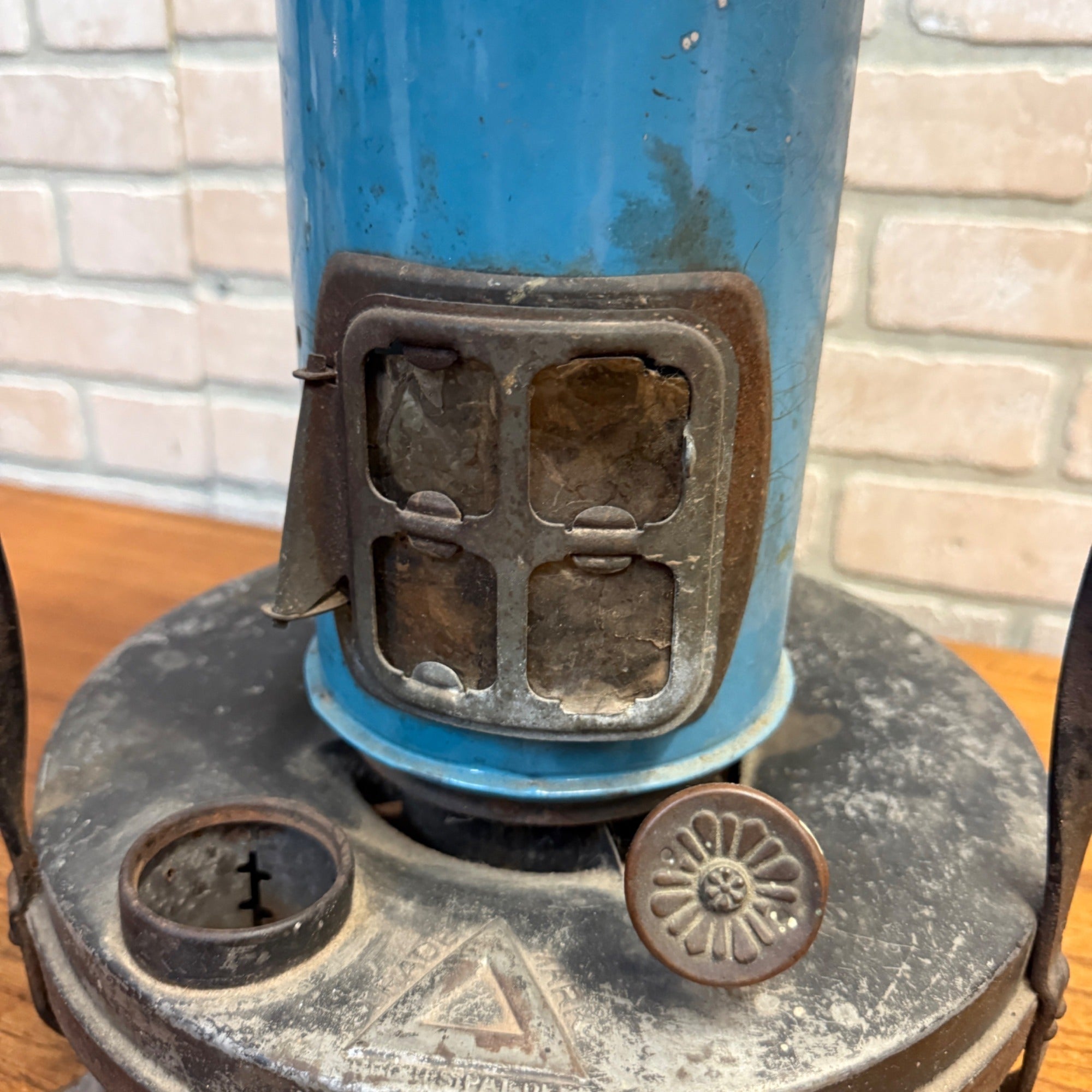 Vintage Blue Farmhouse Stove Burner Triangle Trademark Kitchen Decor