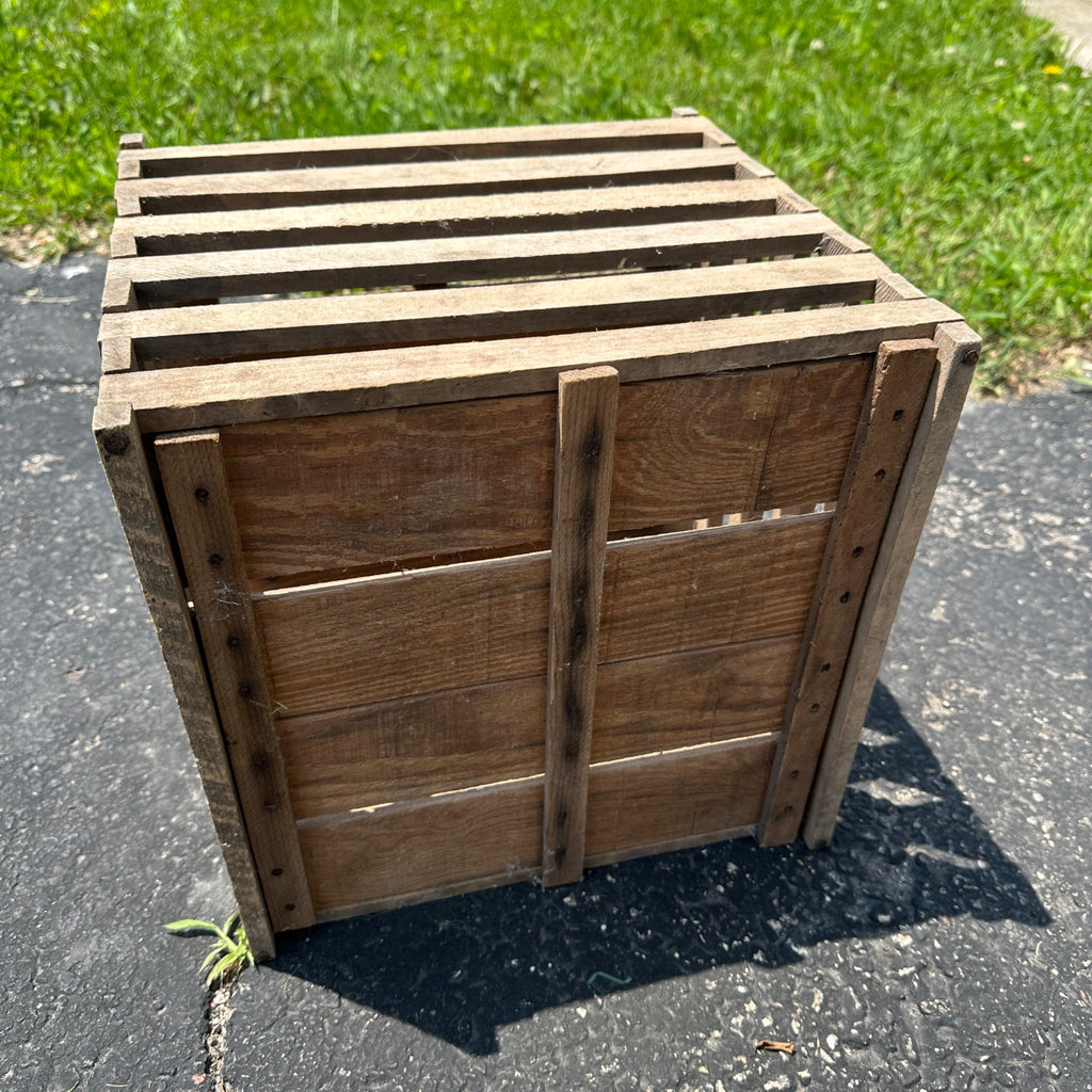 Antique Humpty Dumpty Owosso Mfg. Co. Wood Chicken Egg Crate W/ Lid