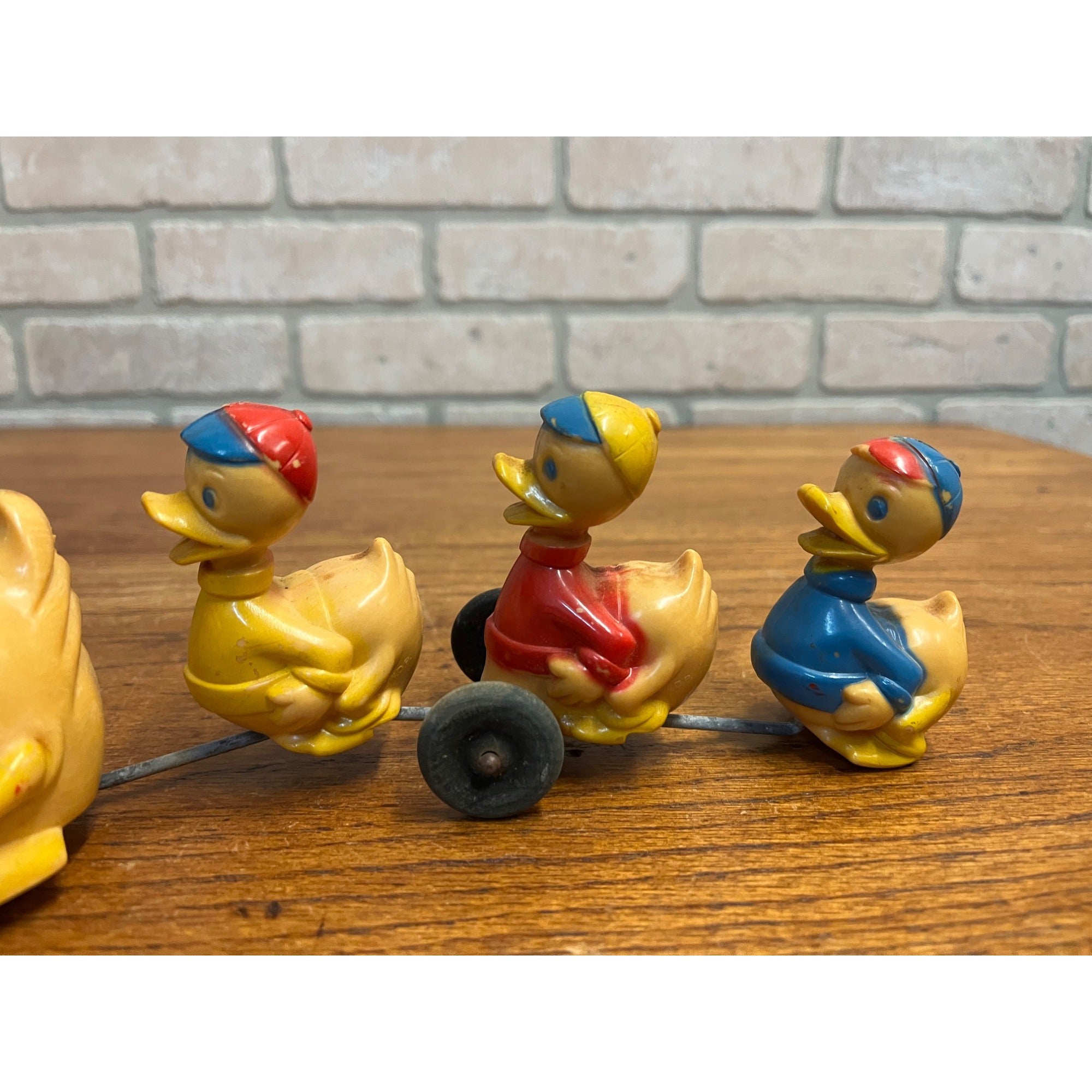 Vintage Louis Marx Plastic Wind Up Donald Duck & 3 Nephews Walt Disney Prod USA 1950s