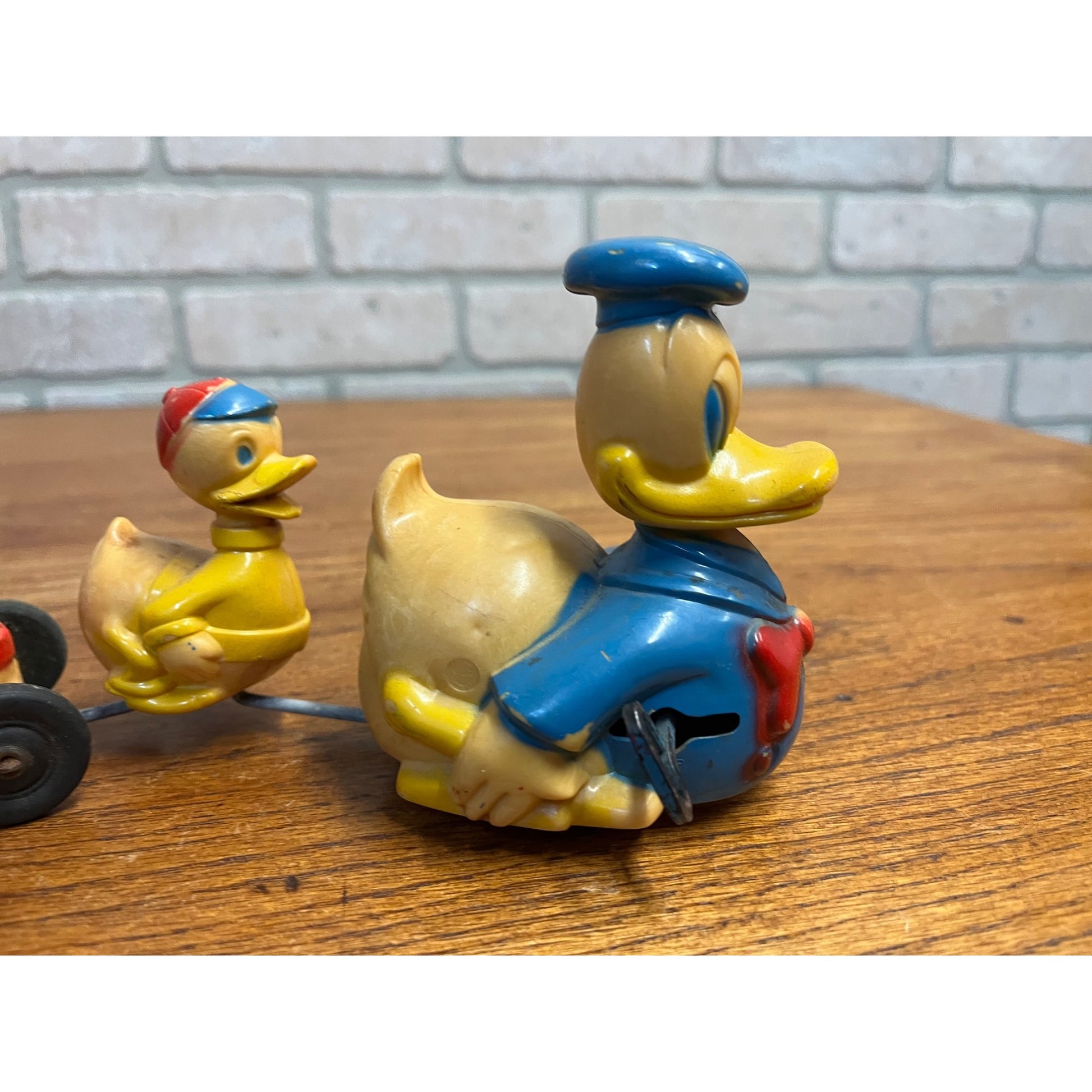 Vintage Louis Marx Plastic Wind Up Donald Duck & 3 Nephews Walt Disney Prod USA 1950s
