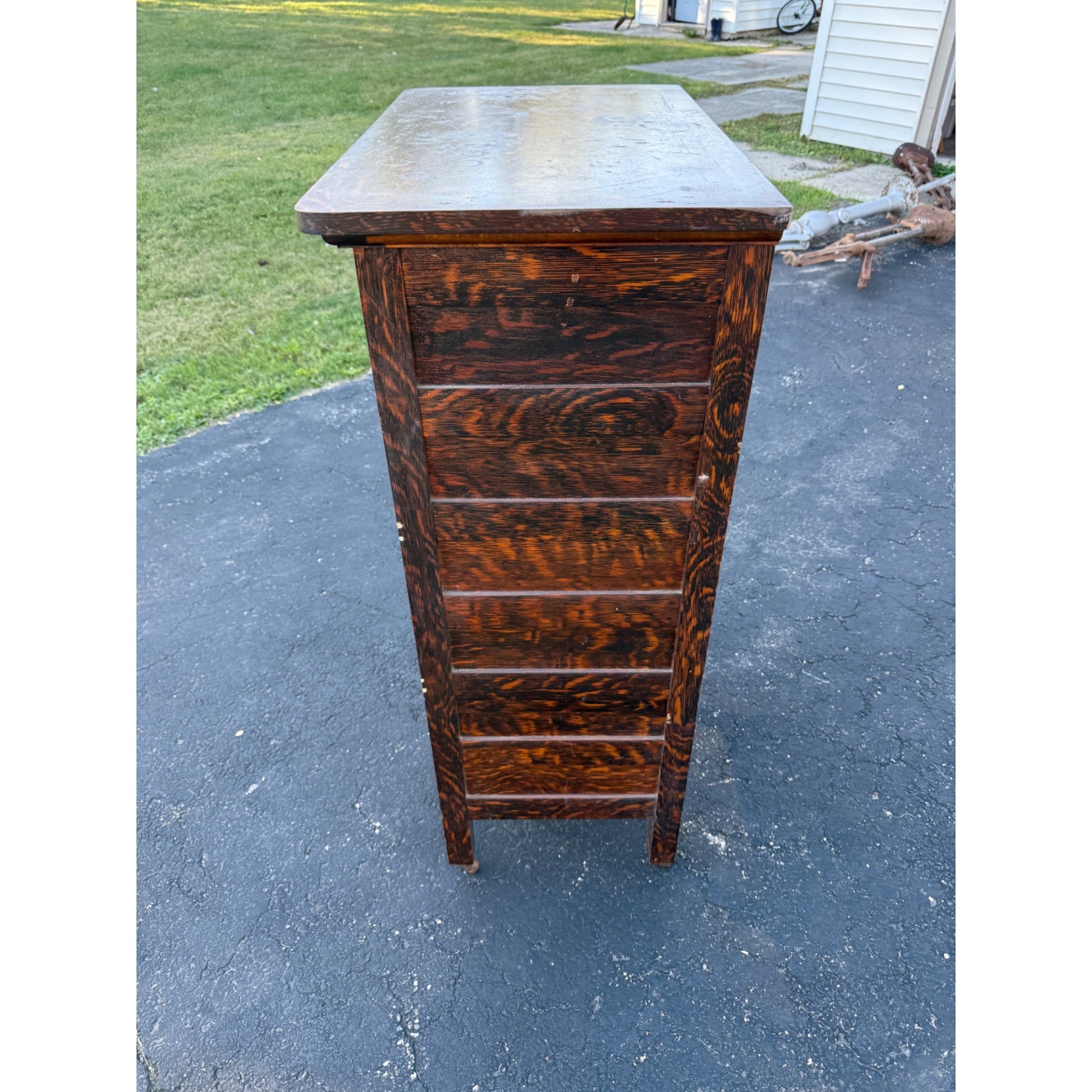 Antique Oak Dresser Five-Drawer Chest Of Drawers With Tiger Oak Finish