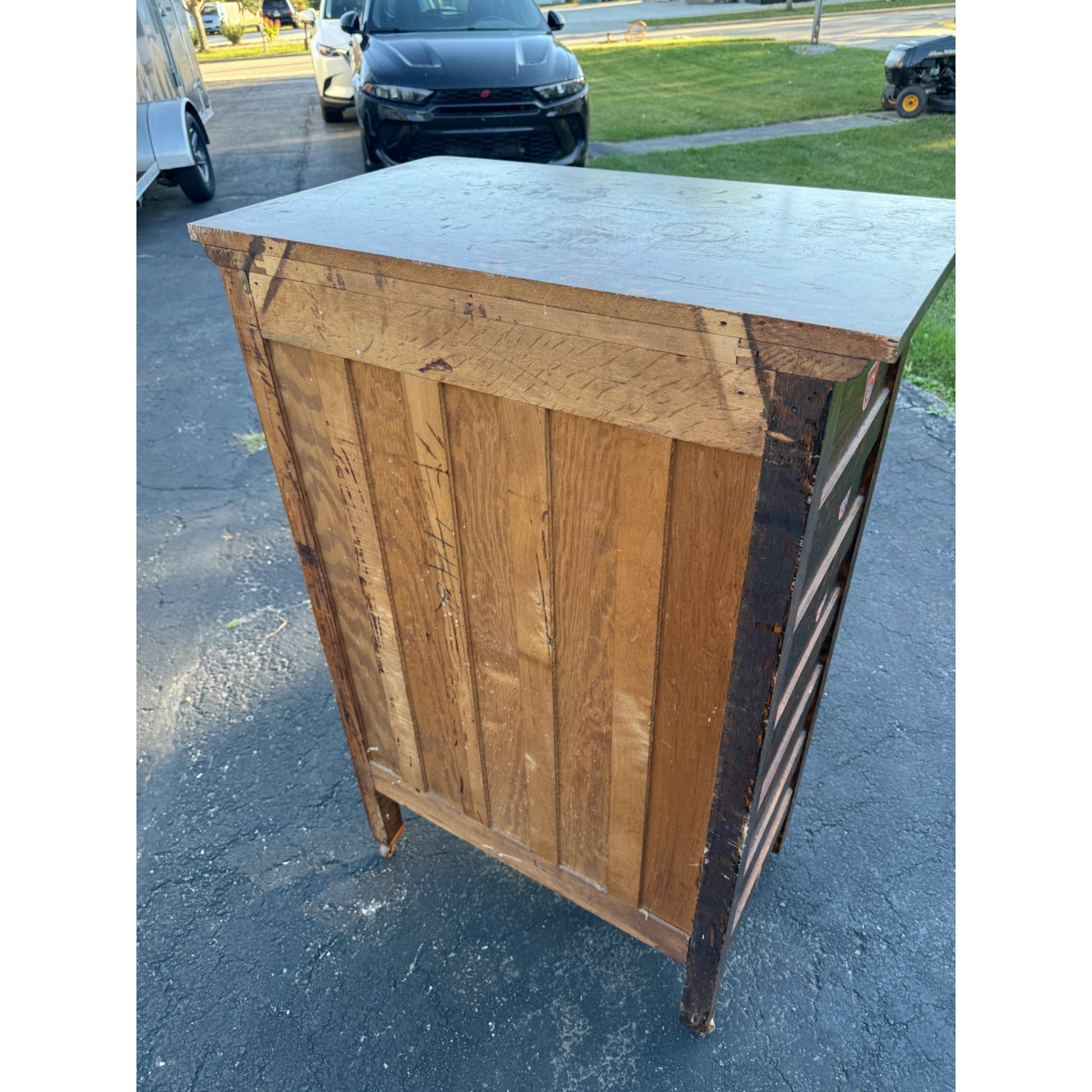 Antique Oak Dresser Five-Drawer Chest Of Drawers With Tiger Oak Finish