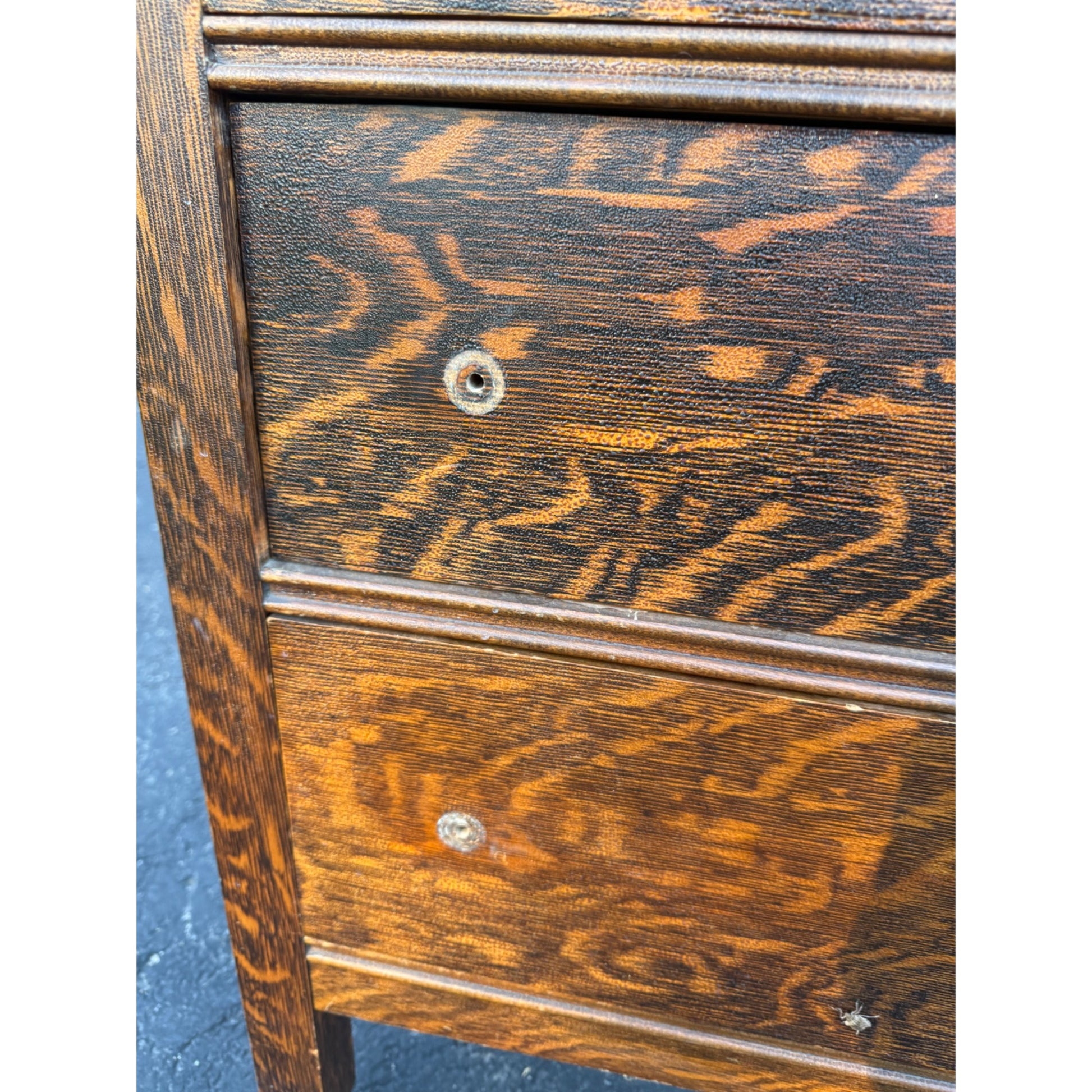 Antique Oak Dresser Five-Drawer Chest Of Drawers With Tiger Oak Finish