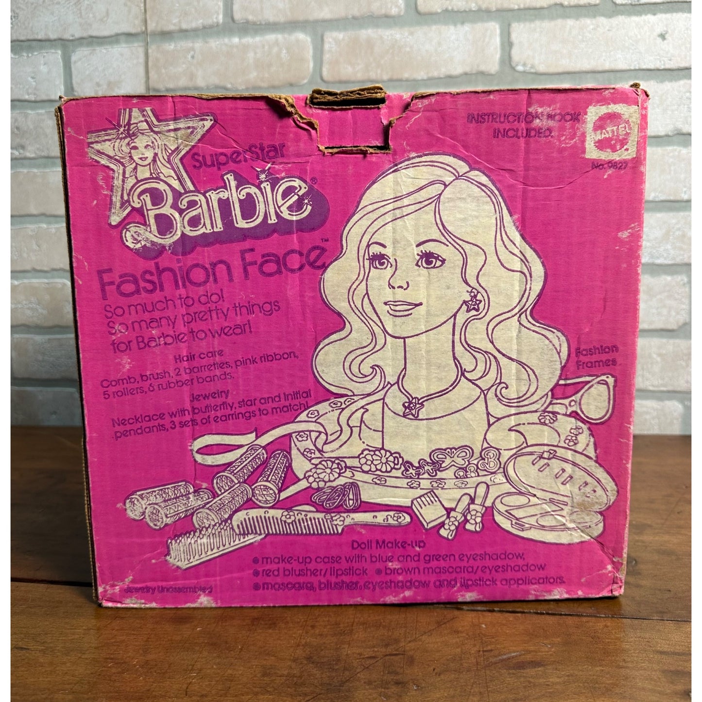 VINTAGE 1976 BARBIE SUPERSTAR FASHION FACE BEAUTY CENTER MAKE-UP JEWELRY + BOX