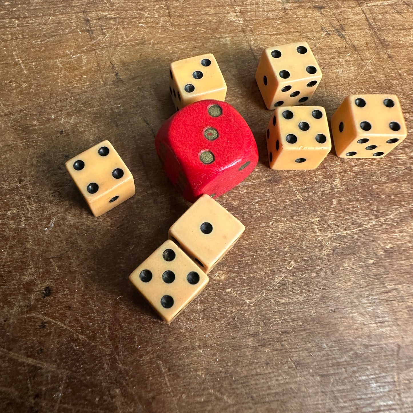 Vintage Lot (7) 3/8" Butterscotch Bakelite Dice Die + Wooden Red Dice