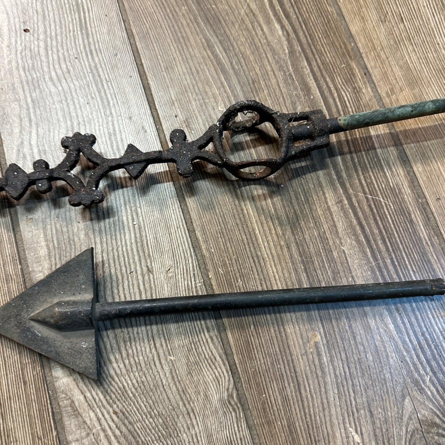 ANTIQUE LOT (2) WEATHERVANE LIGHTNING ROD PARTS ARROWS BRASS CAST IRON