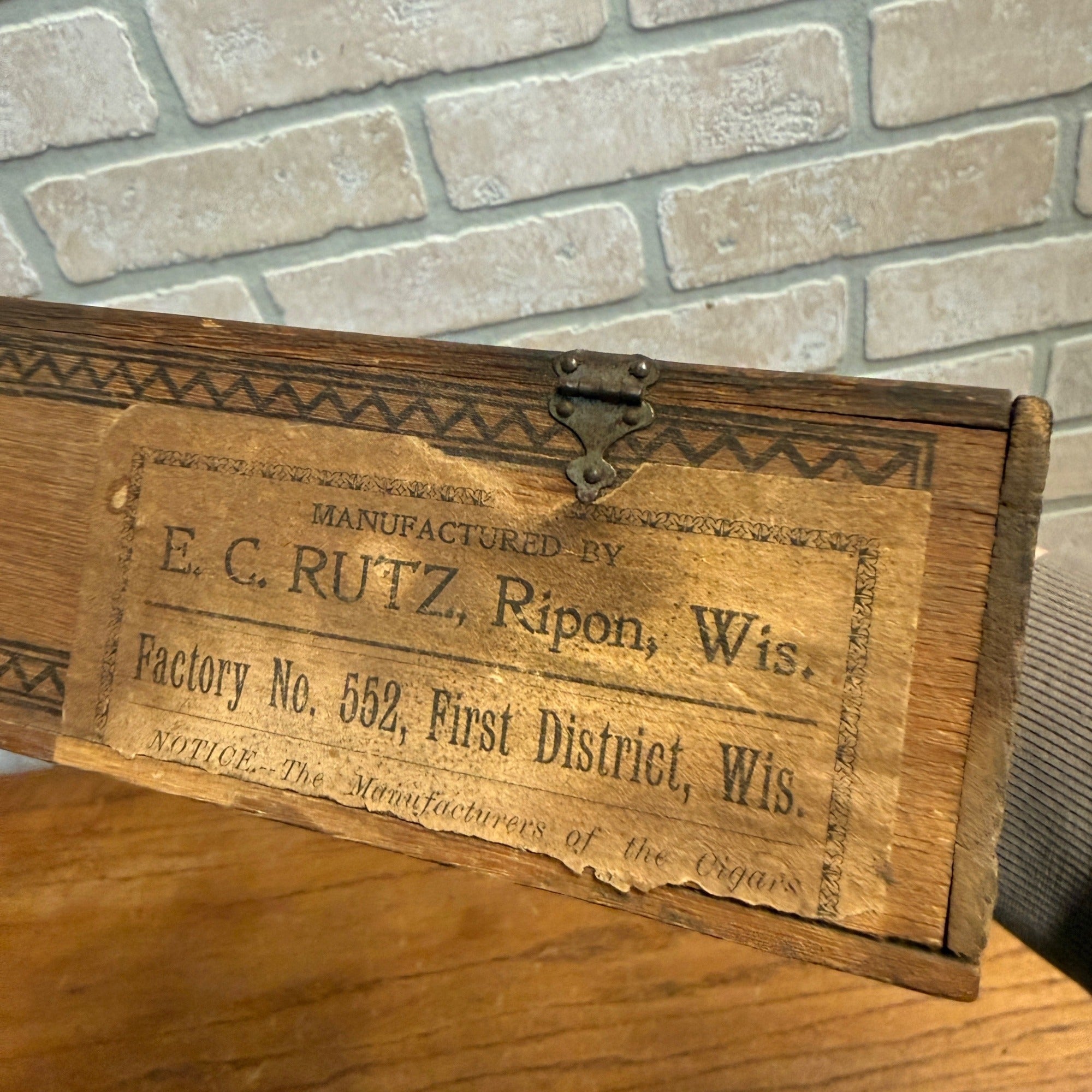 RARE Vintage Early 1900s E.C. Rutz Nobby Crooks Wooden Cigar Box Ripon Wisconsin