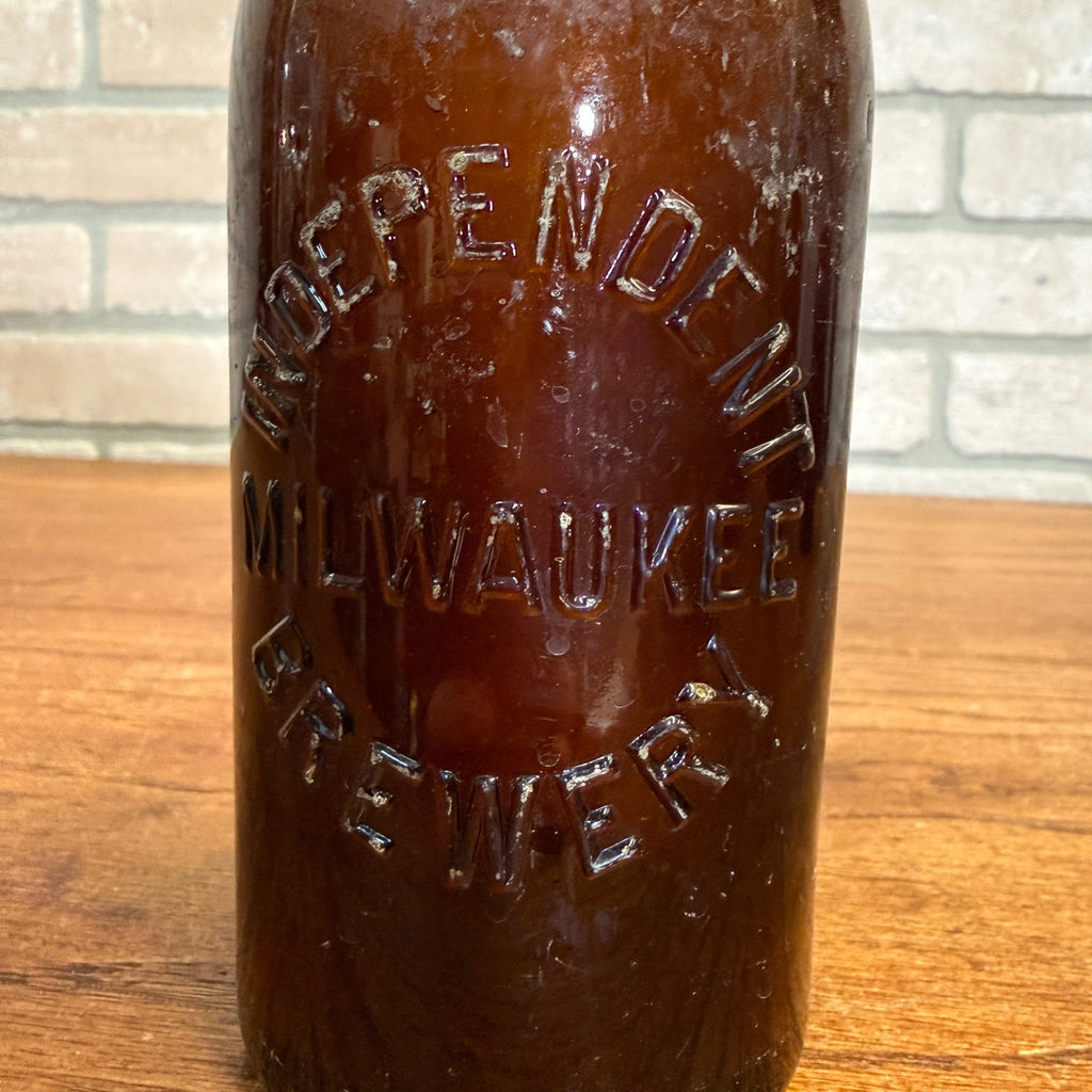 Independent Milwaukee Brewery Embossed Wisconsin Beer Bottle Amber