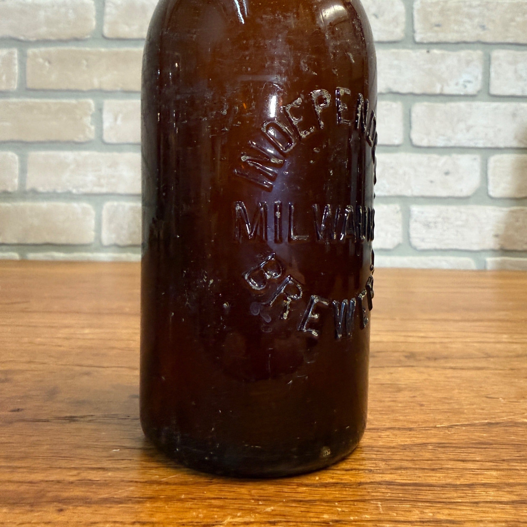 Independent Milwaukee Brewery Embossed Wisconsin Beer Bottle Amber