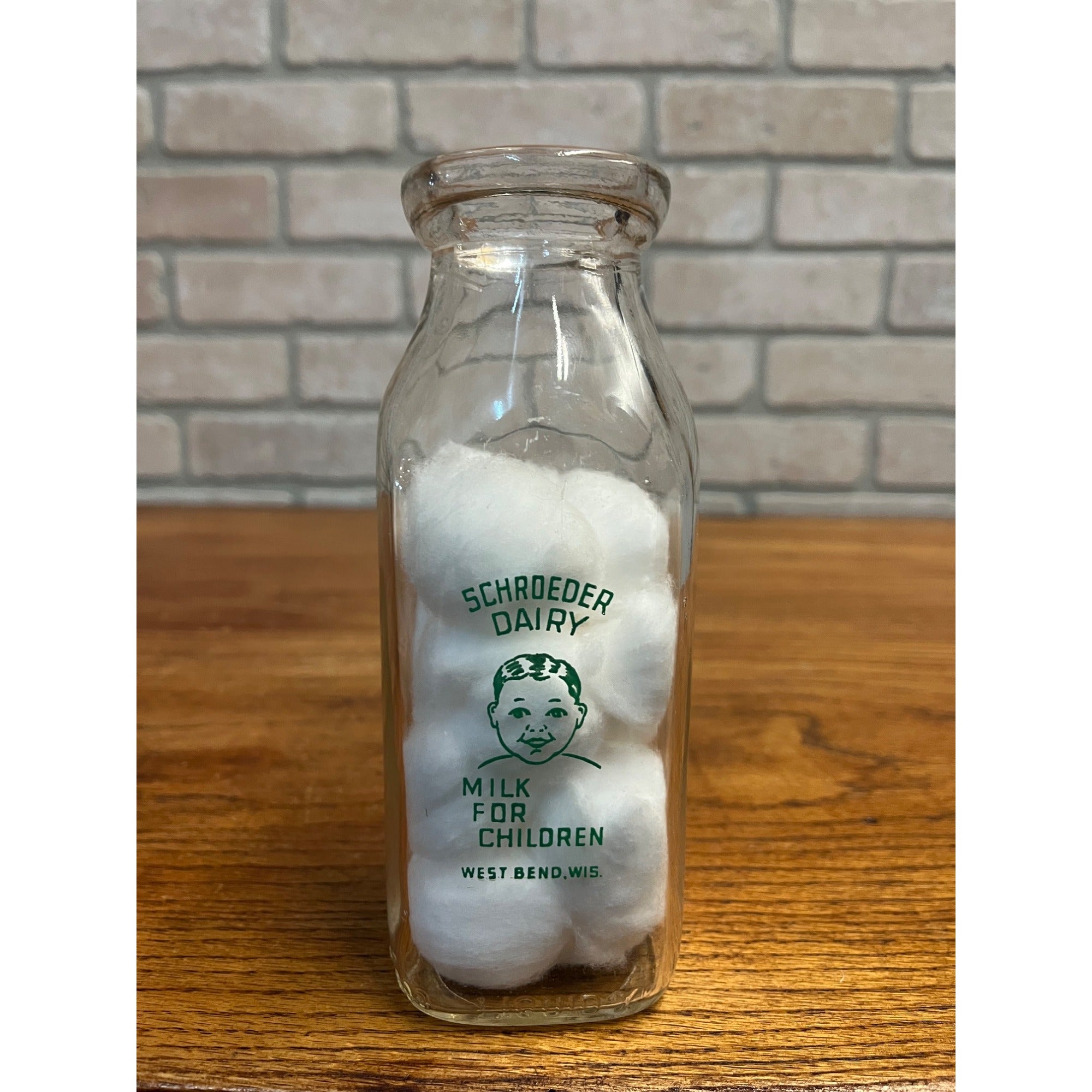 Vintage Schroeder Dairy West Bend Wis PINT Milk Bottle WI Wisconsin
