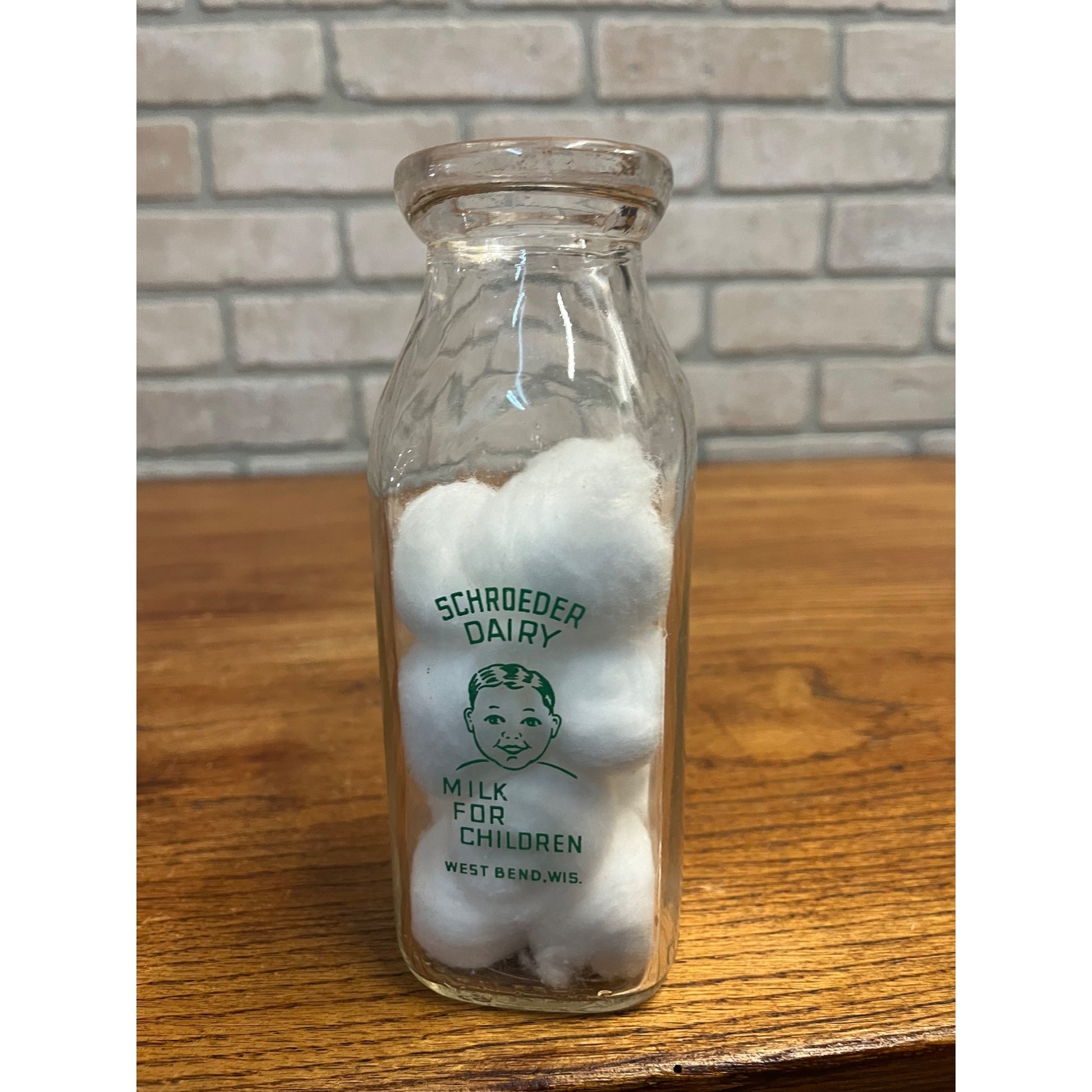 Vintage Schroeder Dairy West Bend Wis PINT Milk Bottle WI Wisconsin
