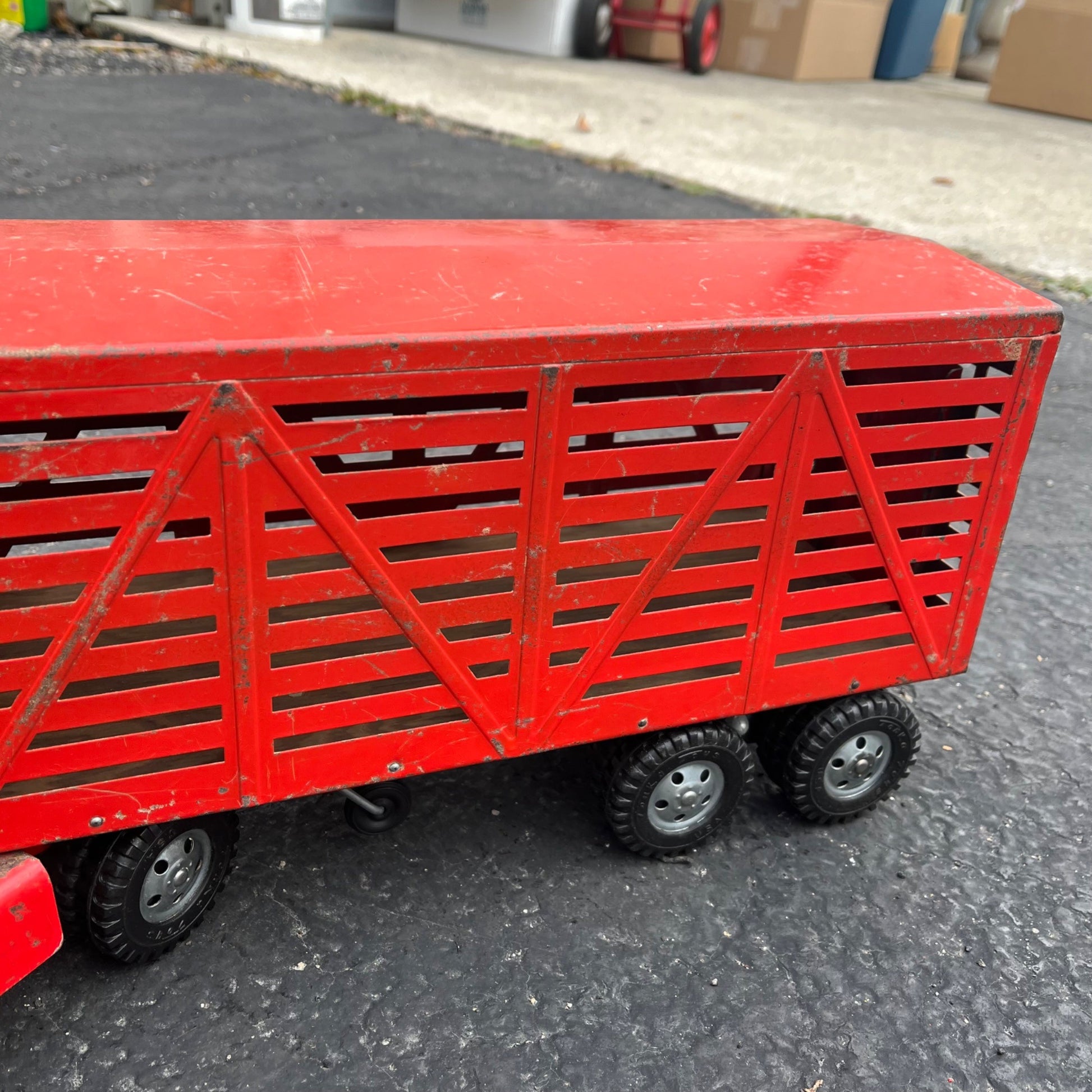 Vintage Tonka Farms Livestock Red Truck Hauler Pressed Steel Toy