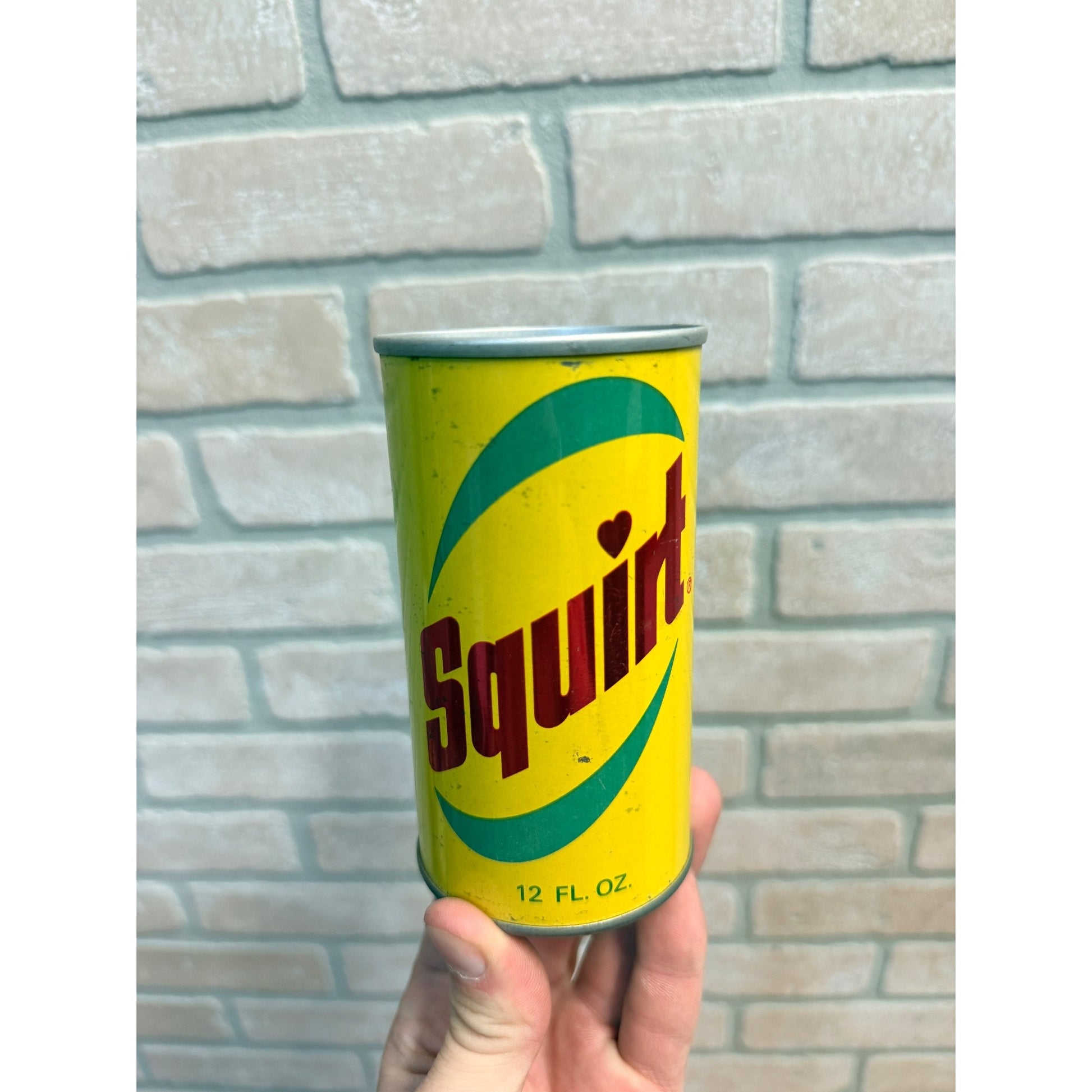 Vintage Squirt Soda Can GRAFS Beverages Milwaukee, WI.
