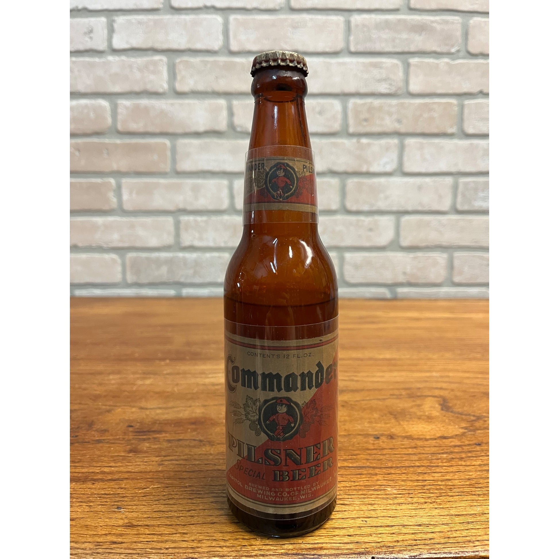 Vintage Commander Beer Capitol Brewing Co IRTP Paper Label Bottle Milwaukee 12oz